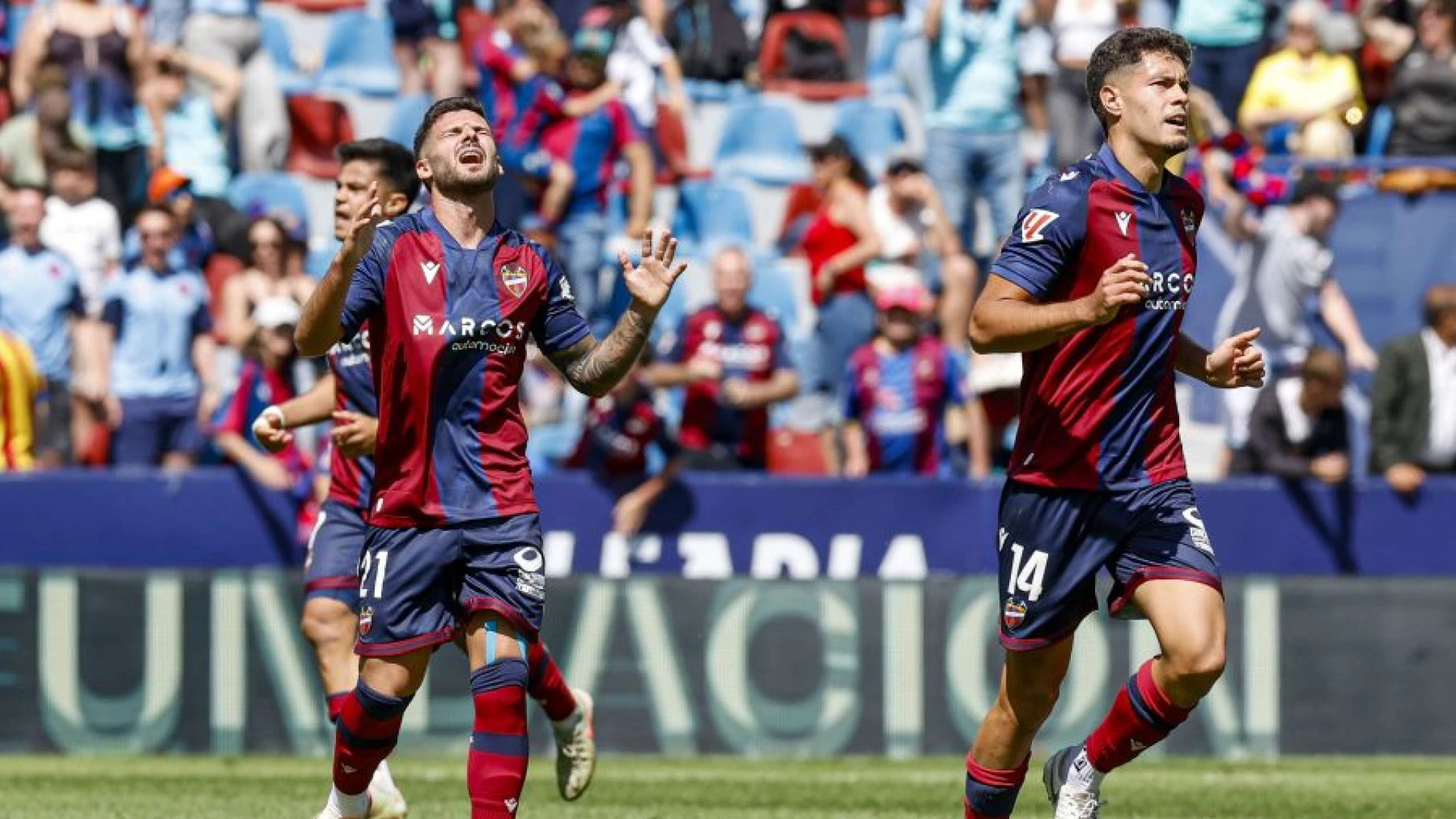 El Levante rescata un empate en el minuto 95 ante un Tenerife que se va quedando sin vida