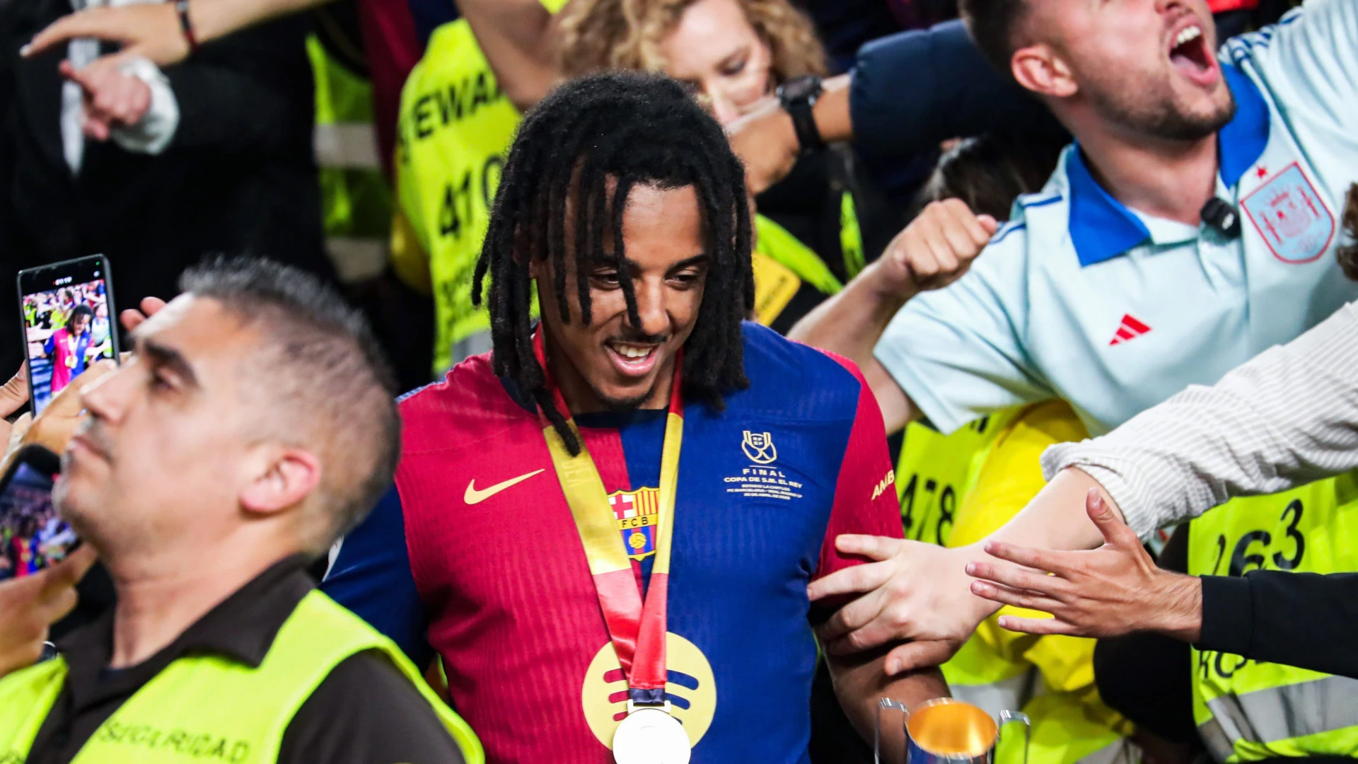Koundé confirma su renovación con el Barcelona hasta 2030: 
