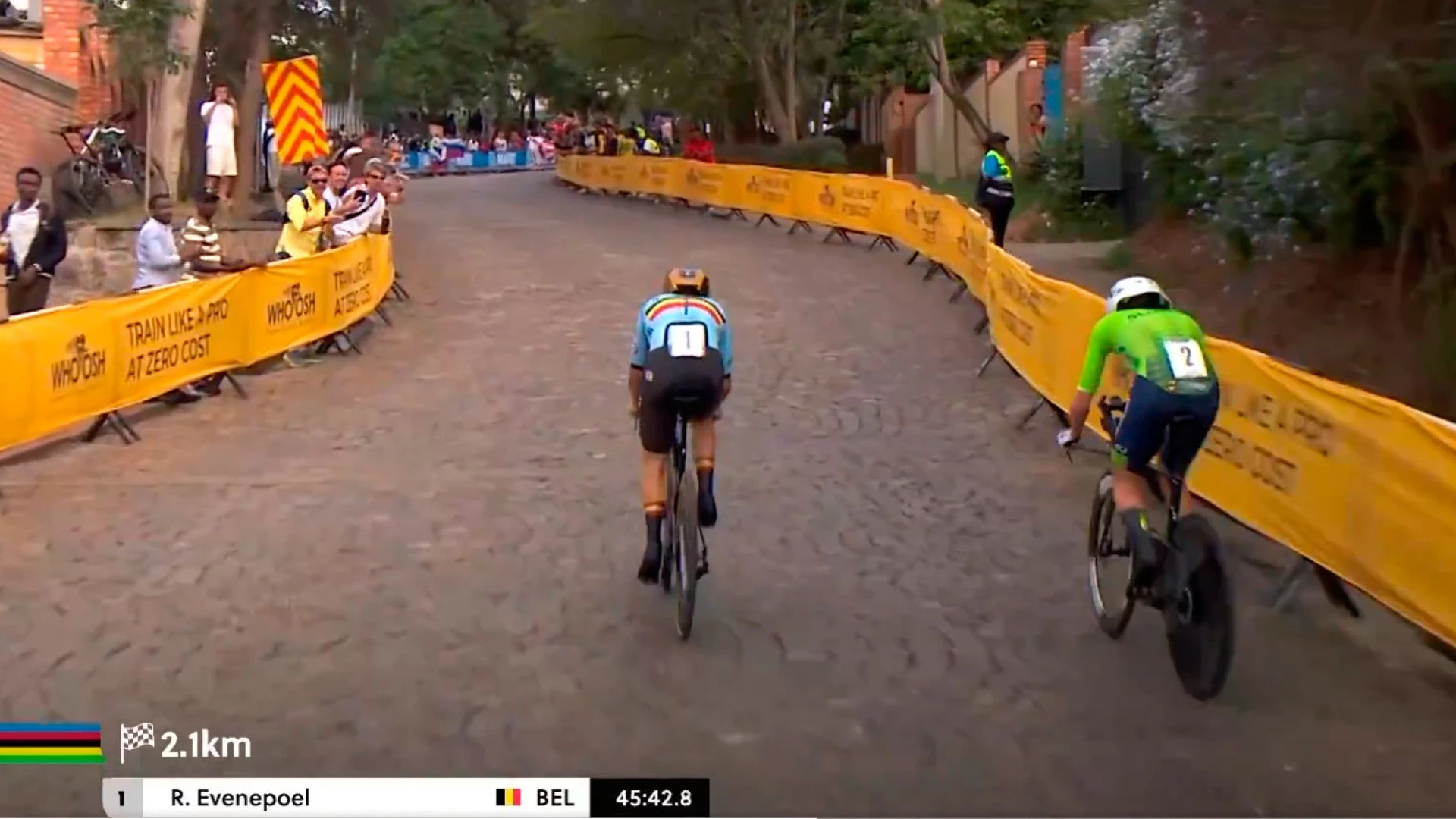 Evenepoel humilla a Pogacar y hace brillar el arcoíris en Ruanda