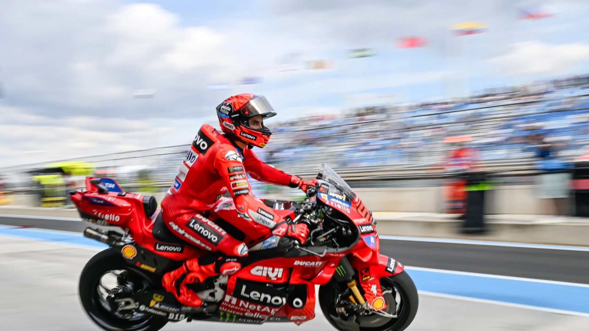 Márquez consigue la pole más importante del año el día del gran desastre de Bagnaia