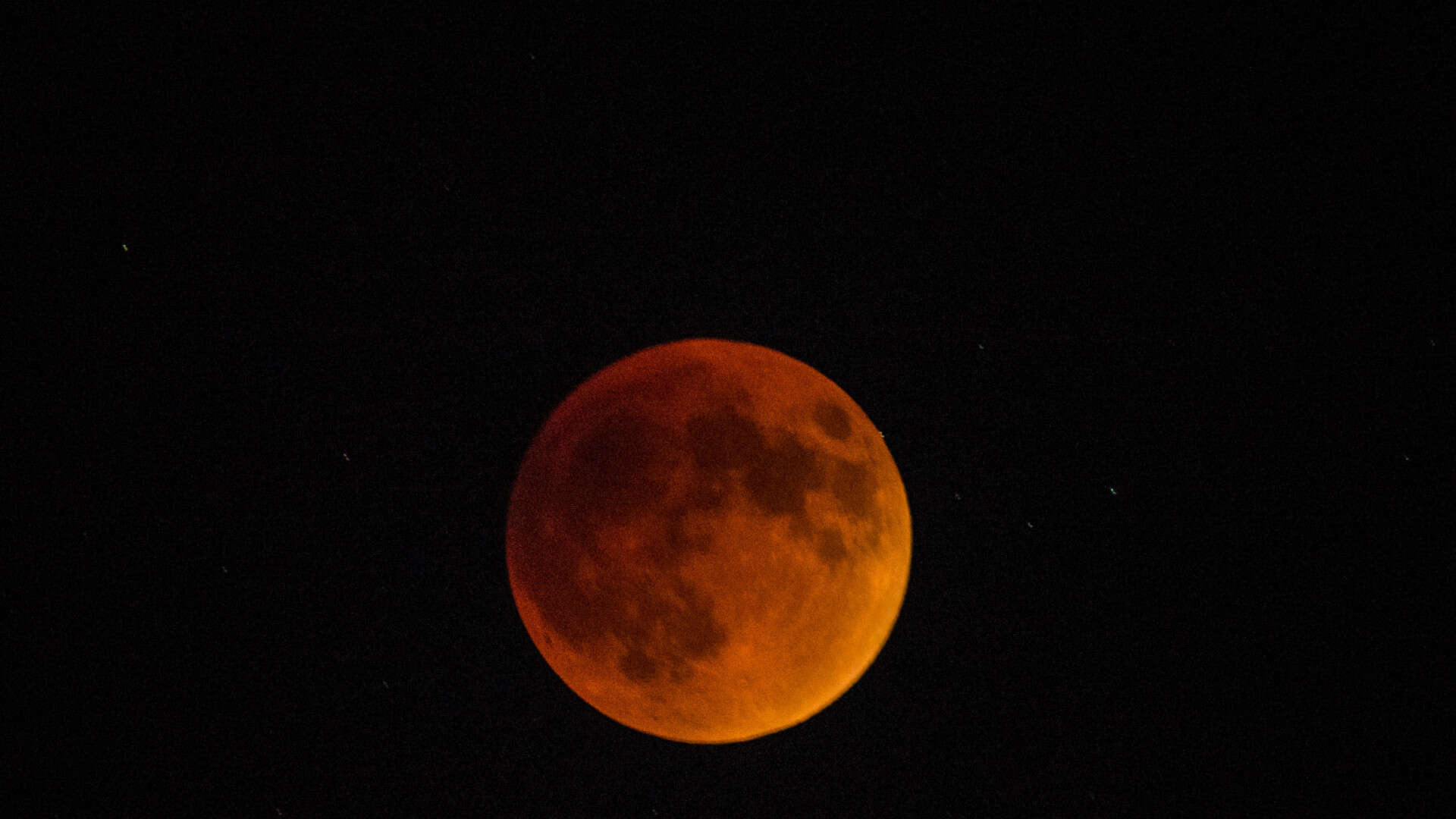 Luna de sangre: cómo y cuándo ver el eclipse lunar total