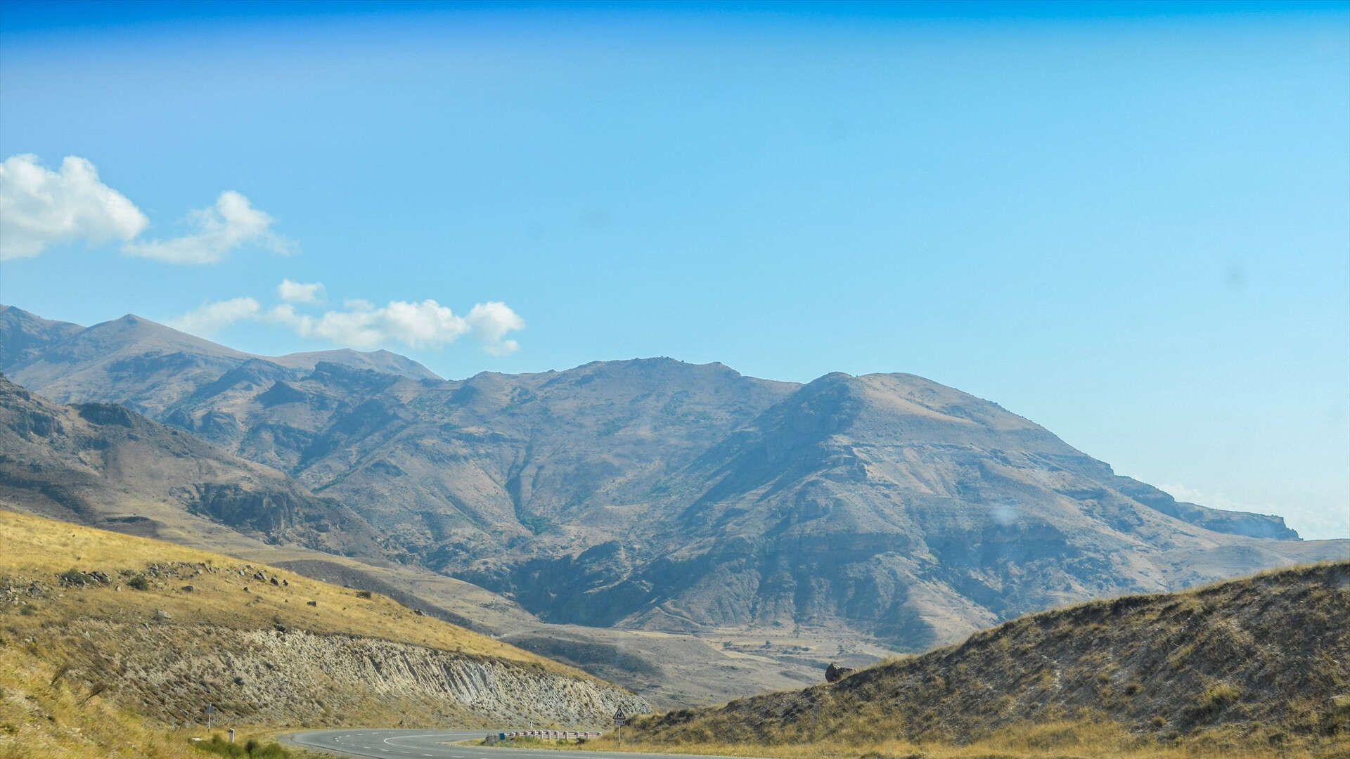 Un turista español desaparece en un alud en la montaña más alta de Armenia