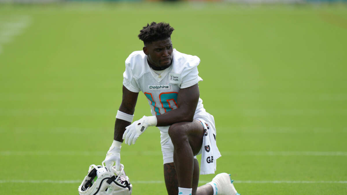 Detenido Tyreek Hill, estrella de los Miami Dolphins, por exceso de velocidad antes del partido contra los Jaguars