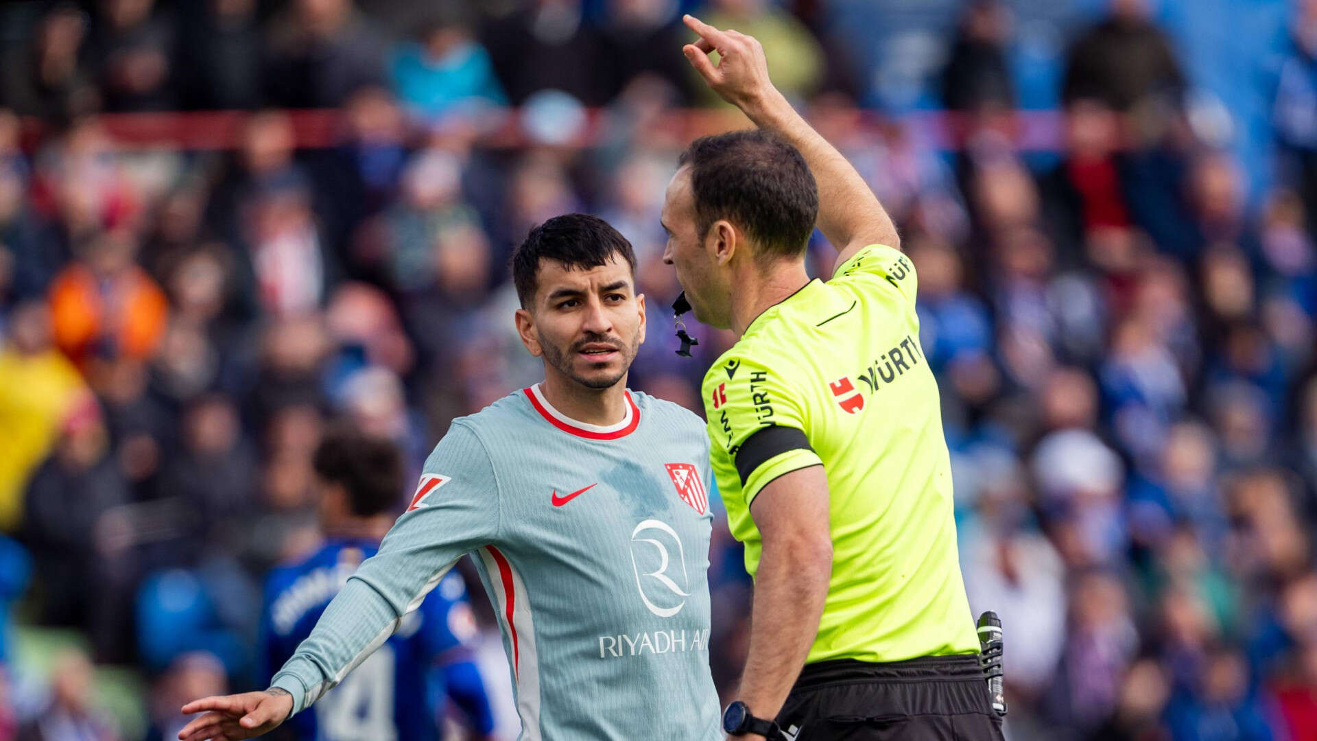 Sanción mínima de cinco partidos para Correa