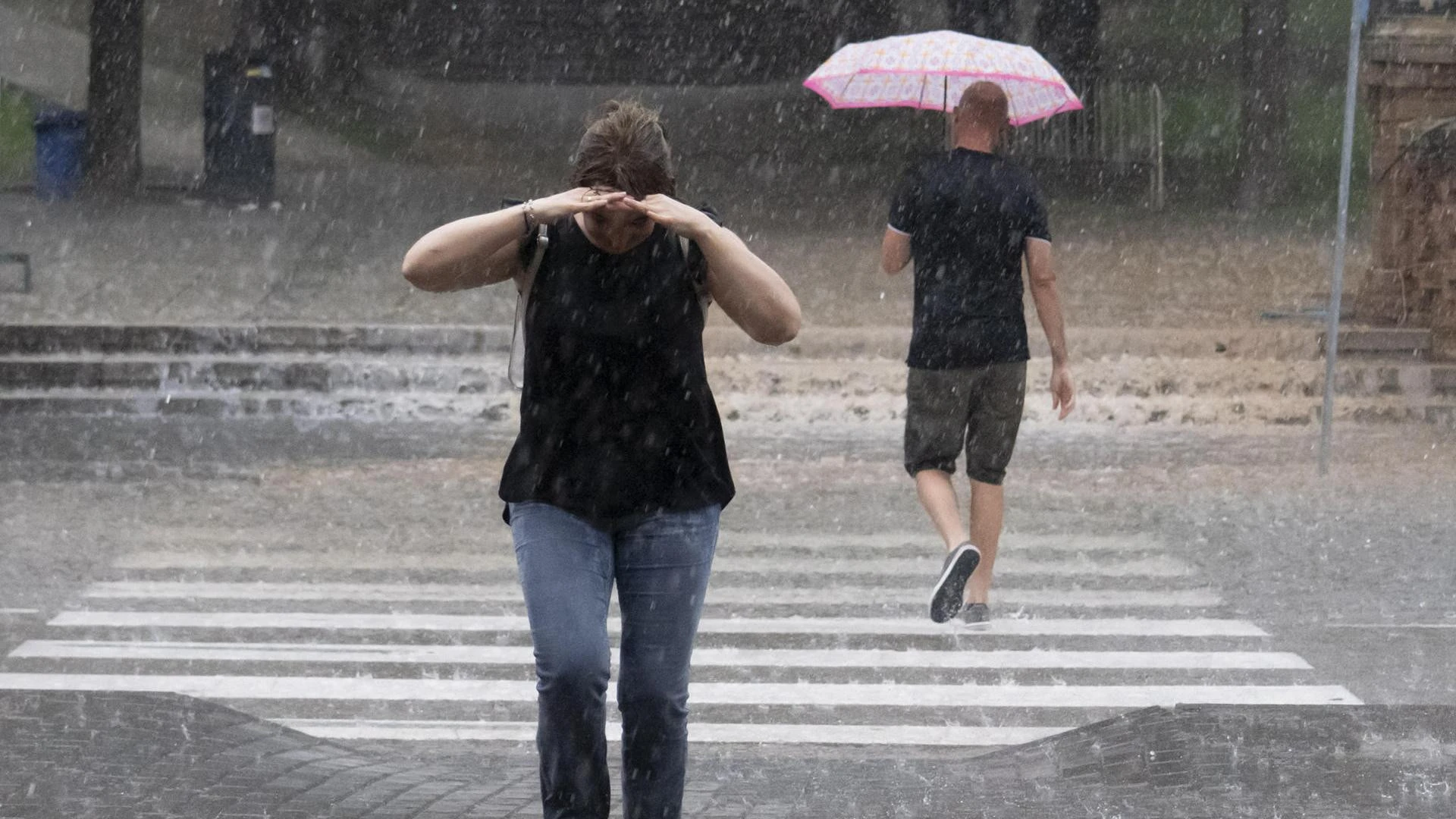 Cómo comprobar si tienes activada la alerta de AEMET en tu móvil: vecinos de Cataluña y Aragón aseguran no haber recibido el aviso