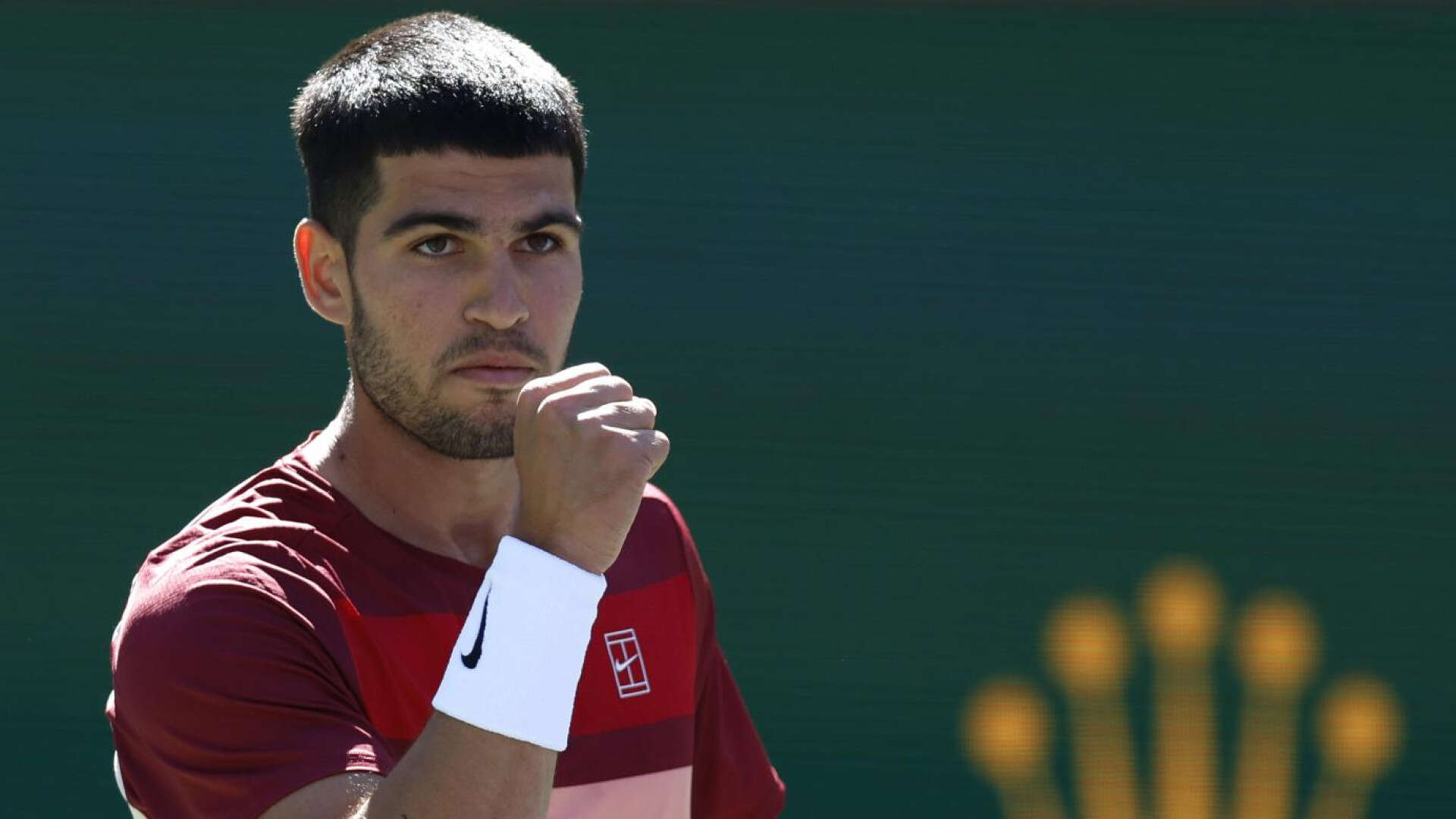 Alcaraz resiste a la caída de los gigantes en Indian Wells