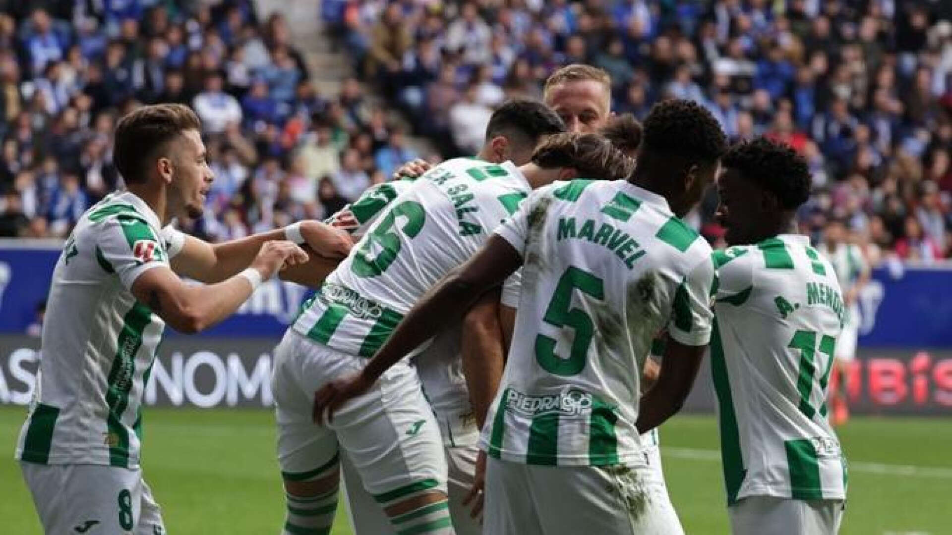 El Córdoba suma su primera victoria a domicilio y frena la racha del Oviedo