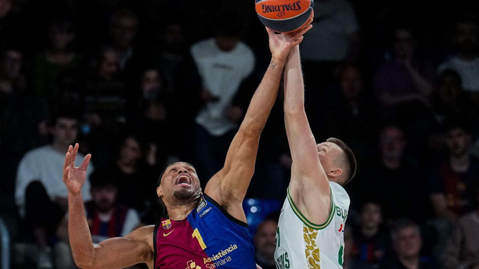 El Barcelona gana al Zalgiris y apunta al playoff