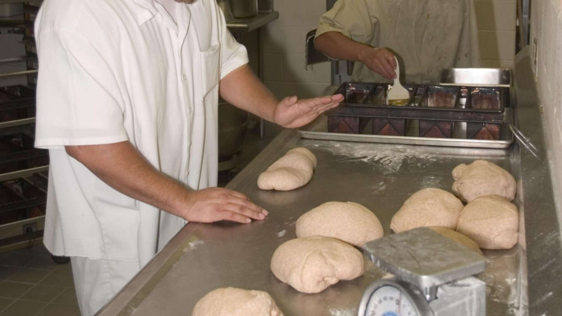 Uno de cada cinco presos en España trabaja durante su condena: Estos son los trabajos más deseados y lo que ganan