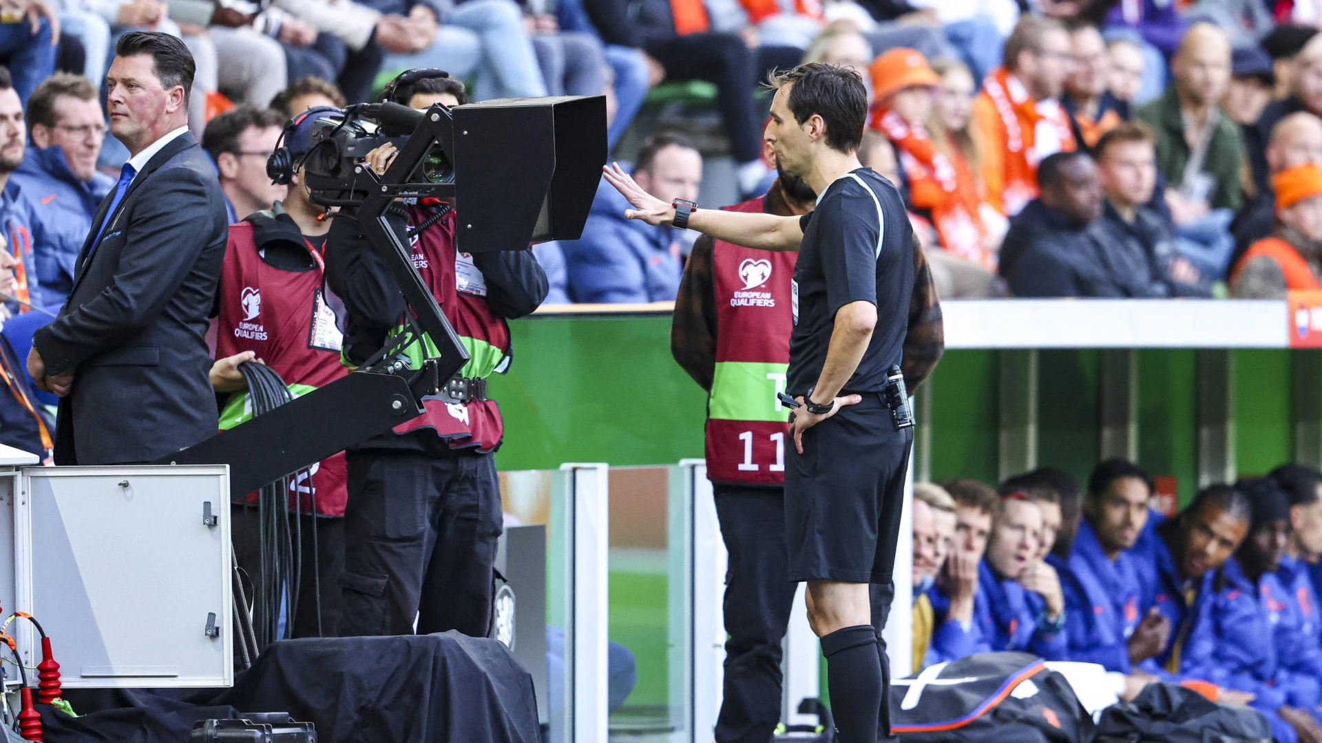 Aprobado el VAR 'low cost' para la 1ª RFEF; en la Liga F podría aprobarse esta semana