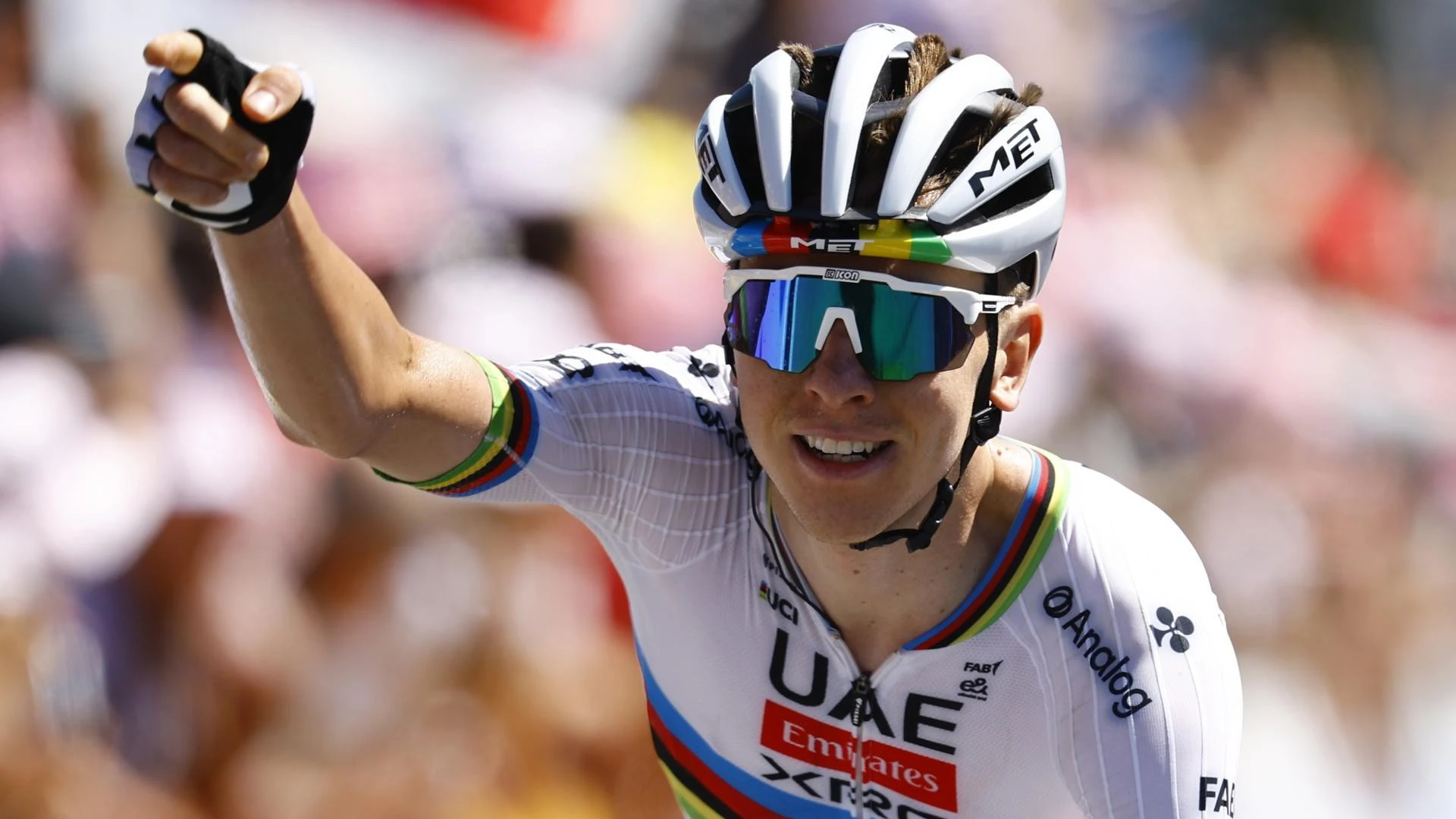 Pogacar asesta un estacazo al Tour en Hautacam