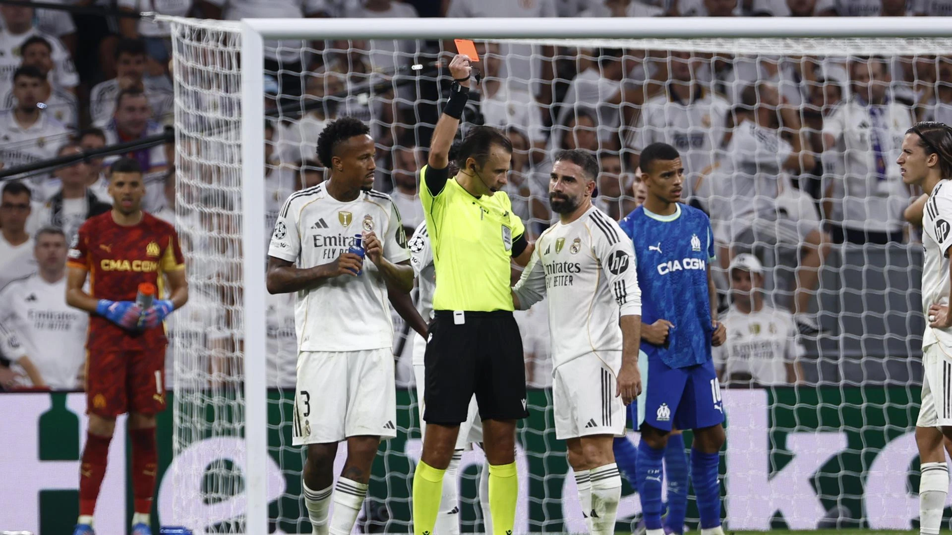 Dos partidos de sanción para Carvajal por su expulsión ante el Olympique de Marsella