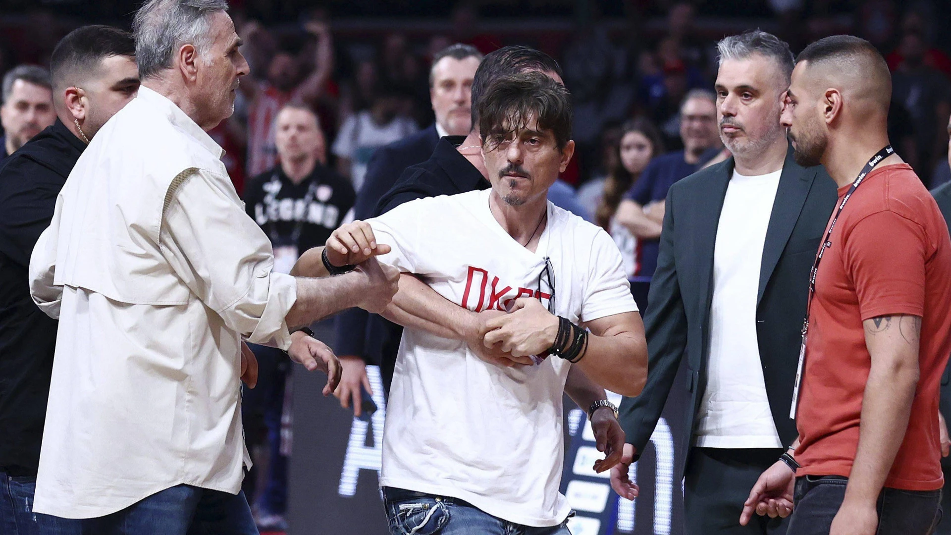 La guerra del baloncesto griego que ha obligado a entrar al Gobierno sigue abierta