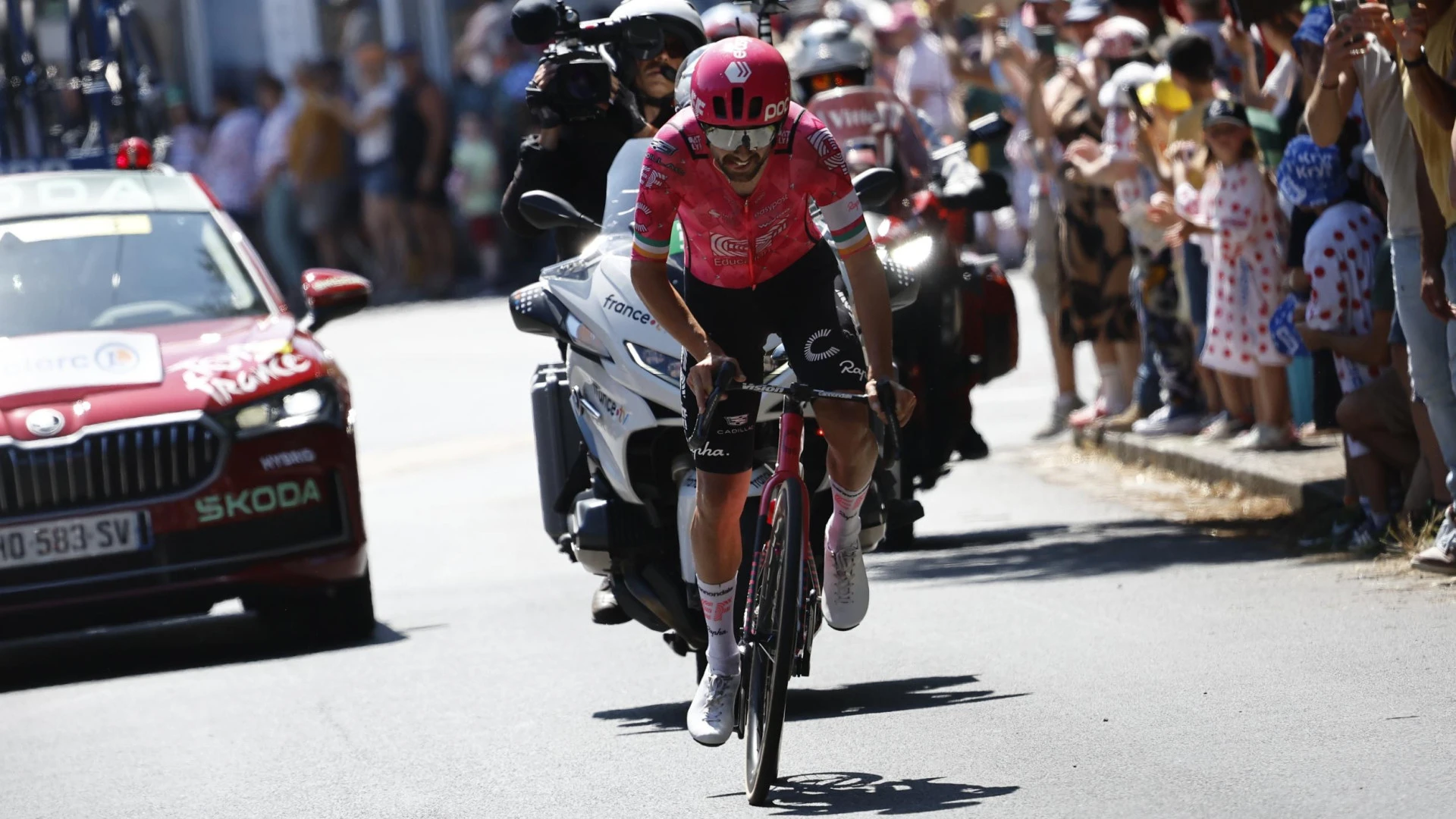 Ben Healy culmina la primera escapada; Van der Poel recupera el amarillo