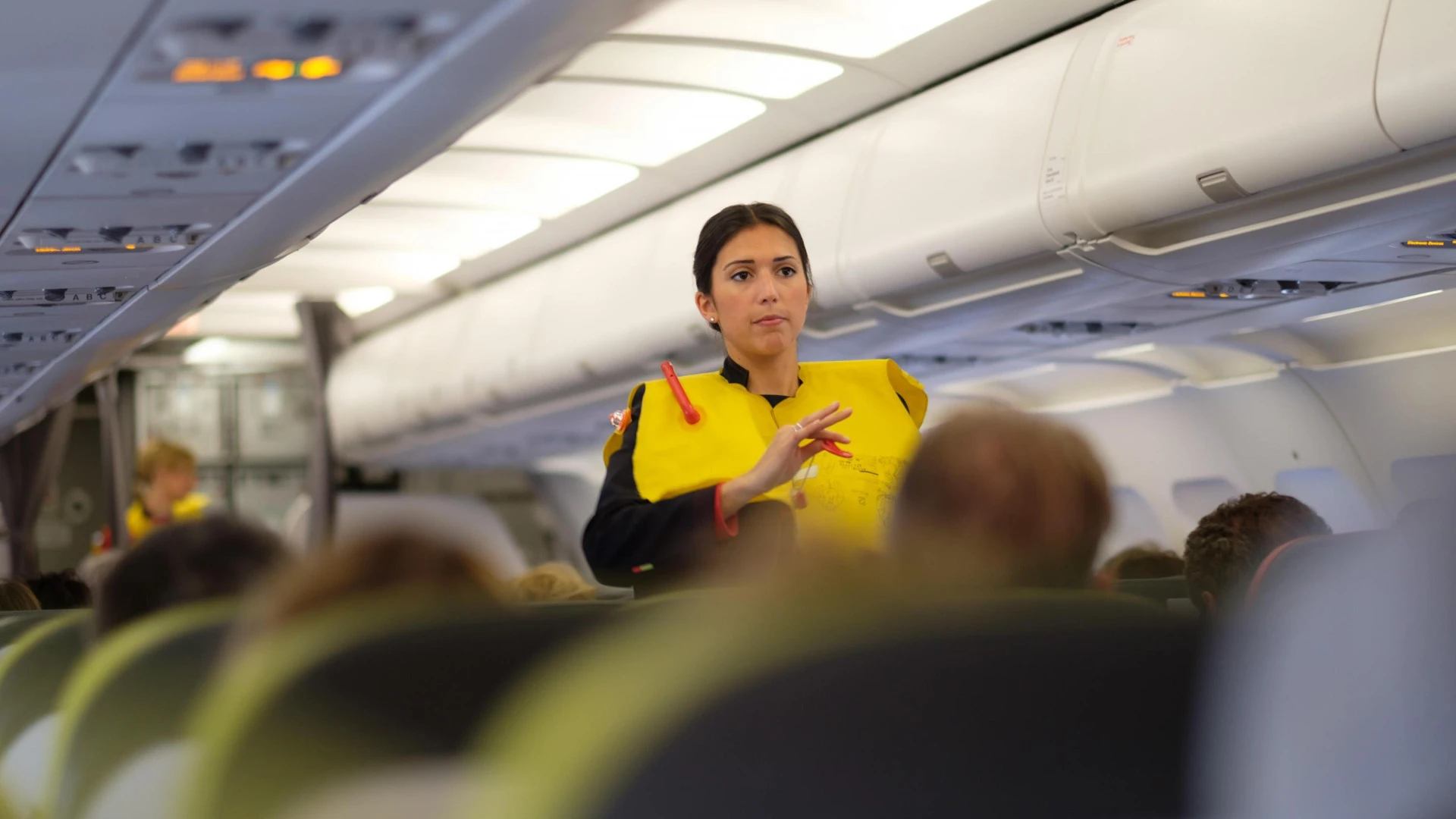 Le roban su móvil en pleno vuelo, activa el modo 