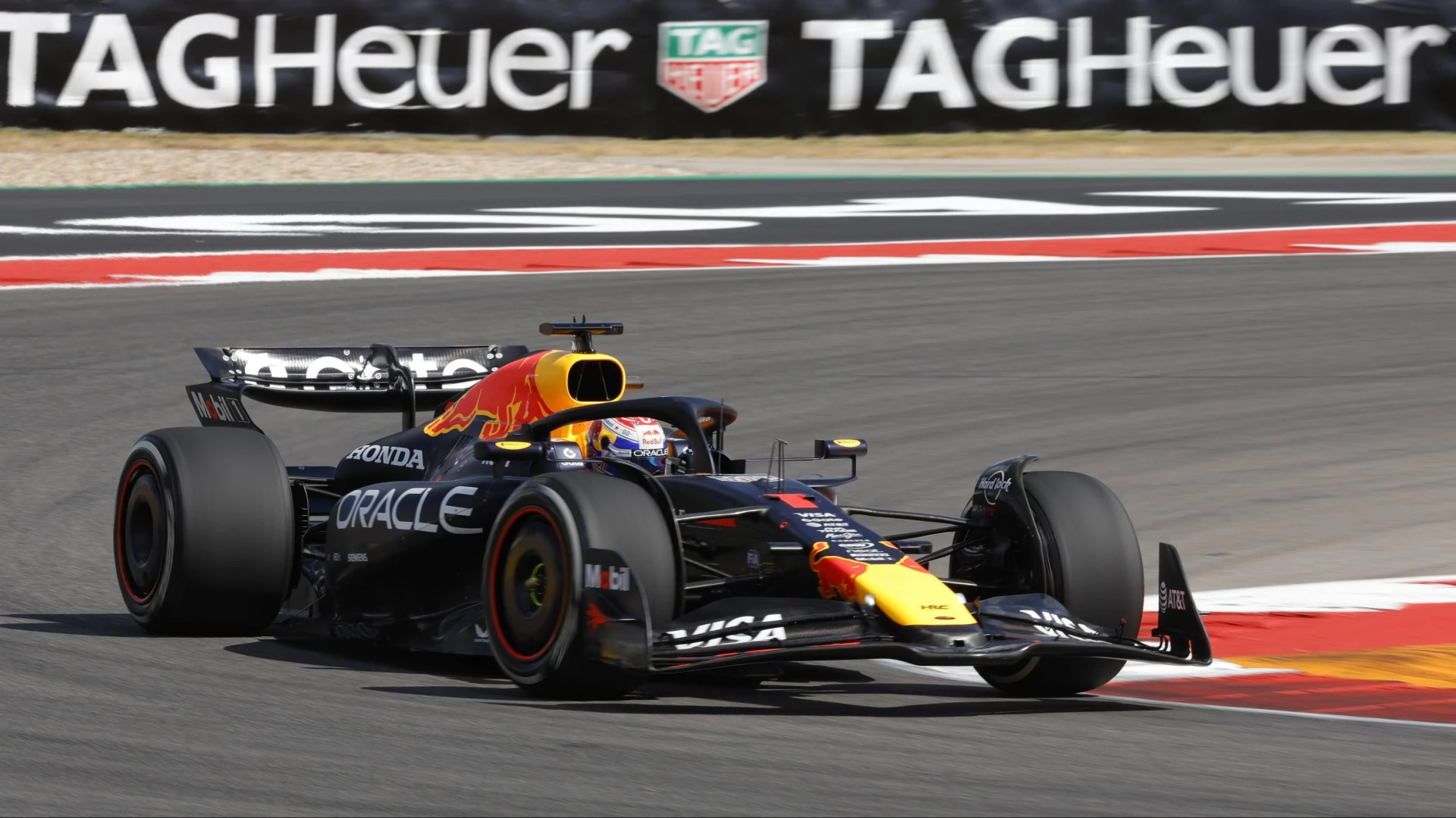 Verstappen sigue dando guerra a los McLaren y saldrá primero en la sprint