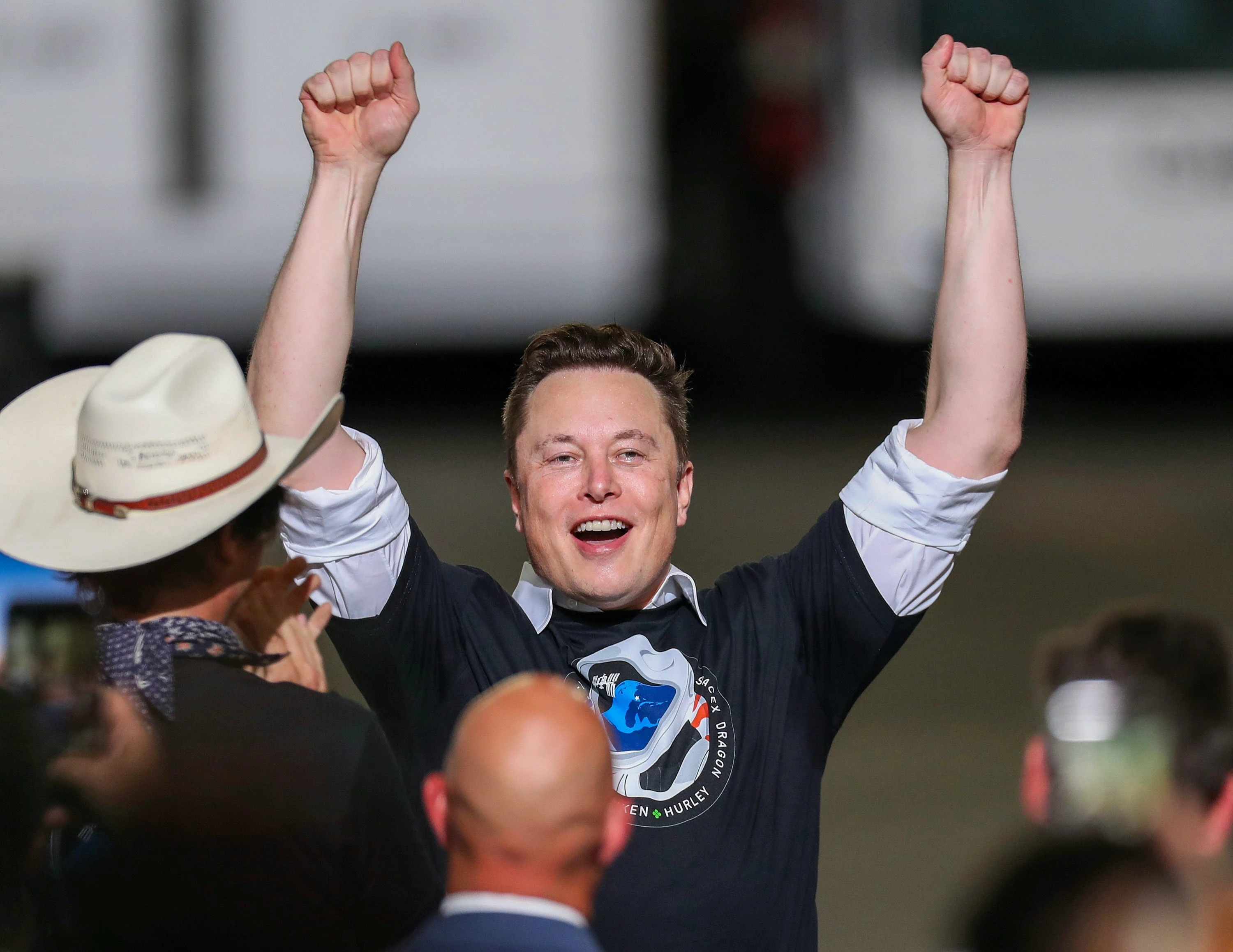 Elon Musk's $1 trillion pay deal is ambitious — but so was his last 'mammoth' one, tech guru says
