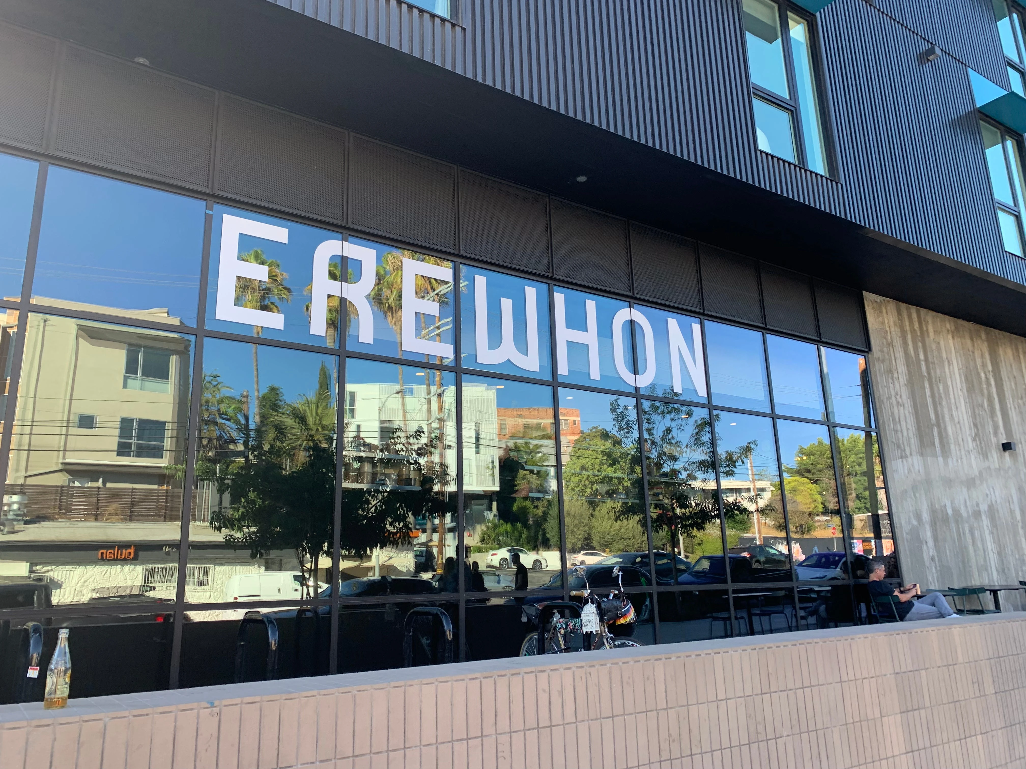 I'm a New Yorker who visited Erewhon, a high-end grocery store in Los Angeles, for the first time. It would be perfect in the Hamptons.