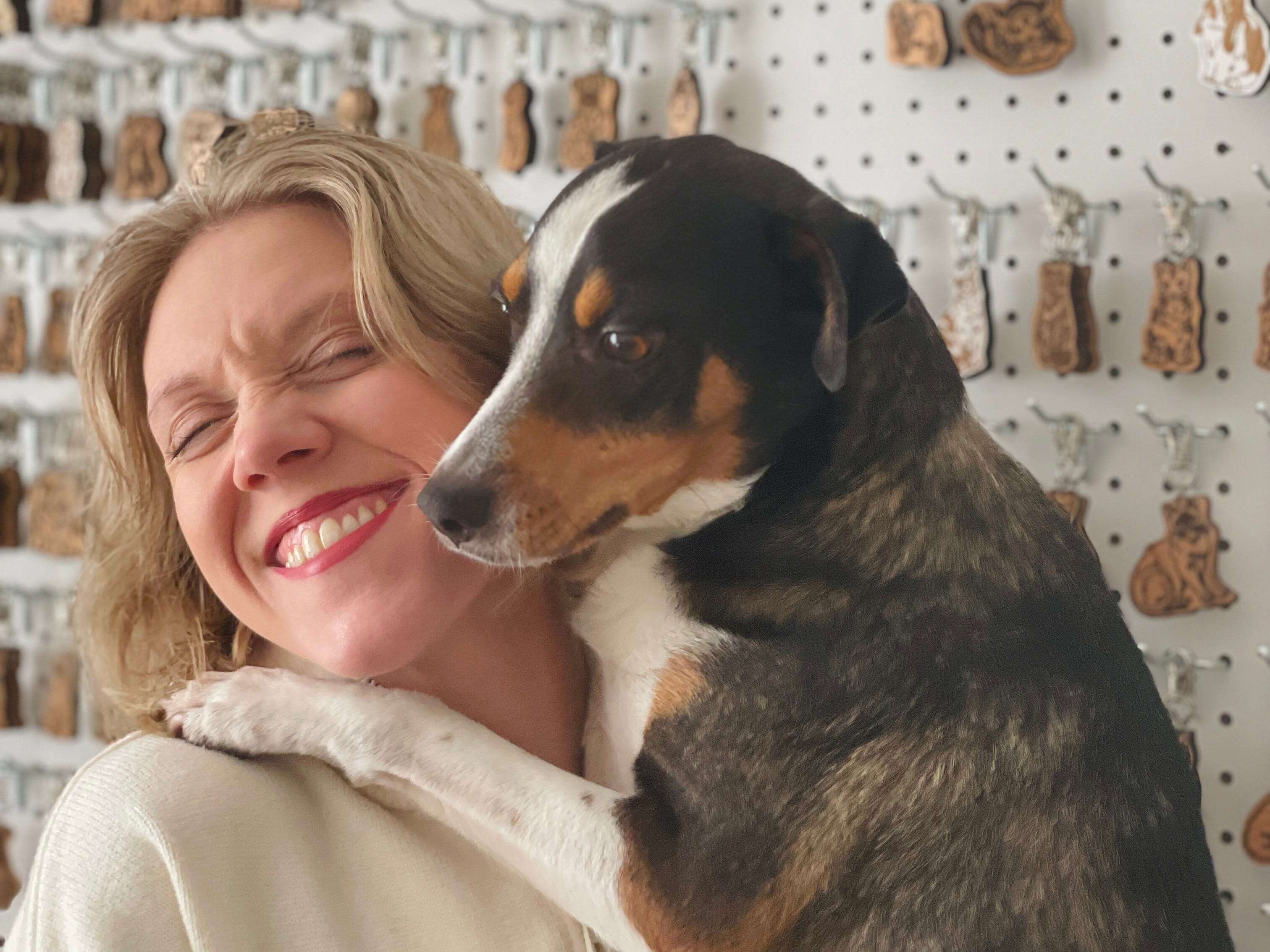 After multiple layoffs, one entrepreneur went all-in on her pet portrait side hustle. She took a pay cut but has more freedom and isn't 'bound by meetings from 9-to-5.'