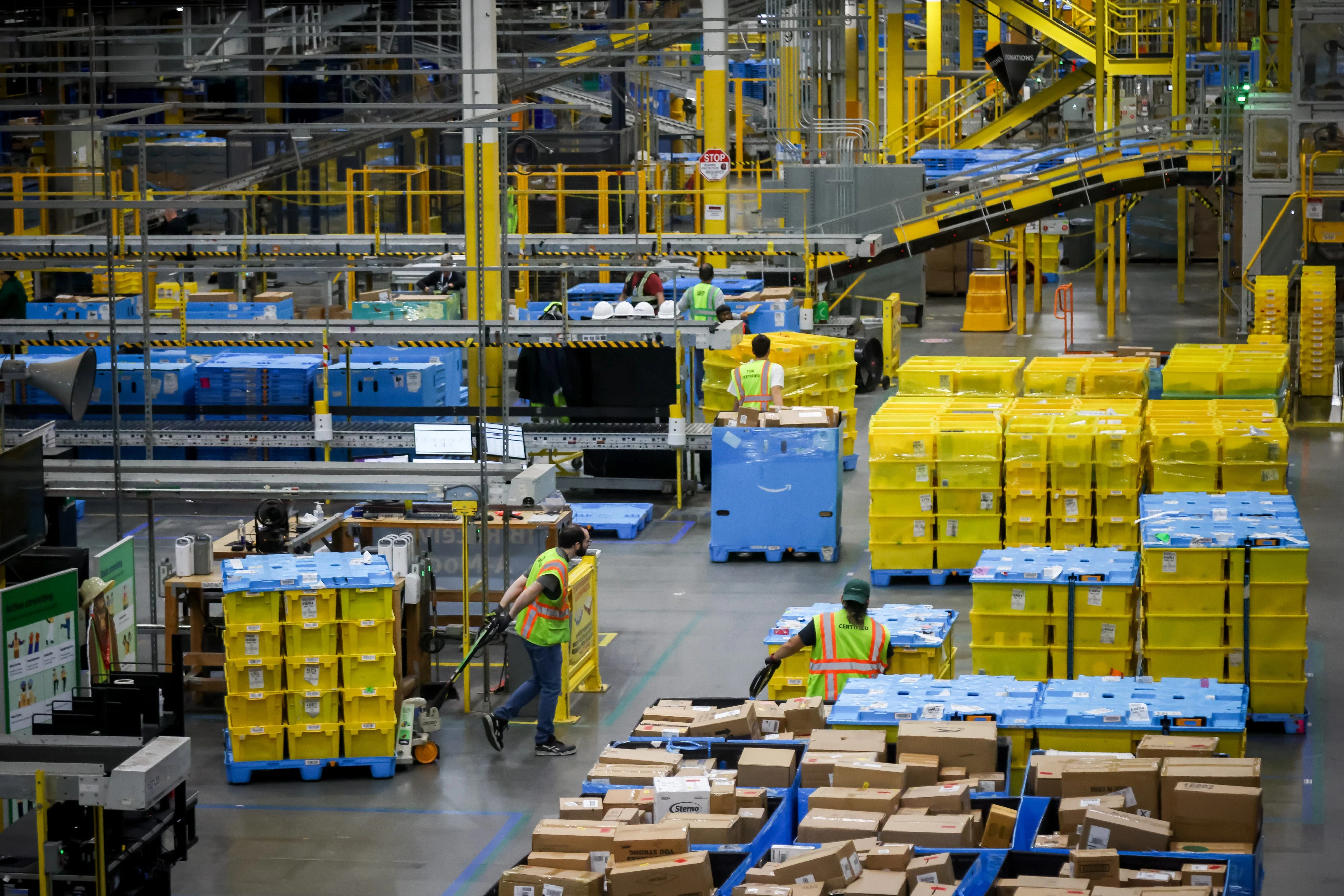 Amazon's next warehouse efficiency drive is about moving humans, not just packages