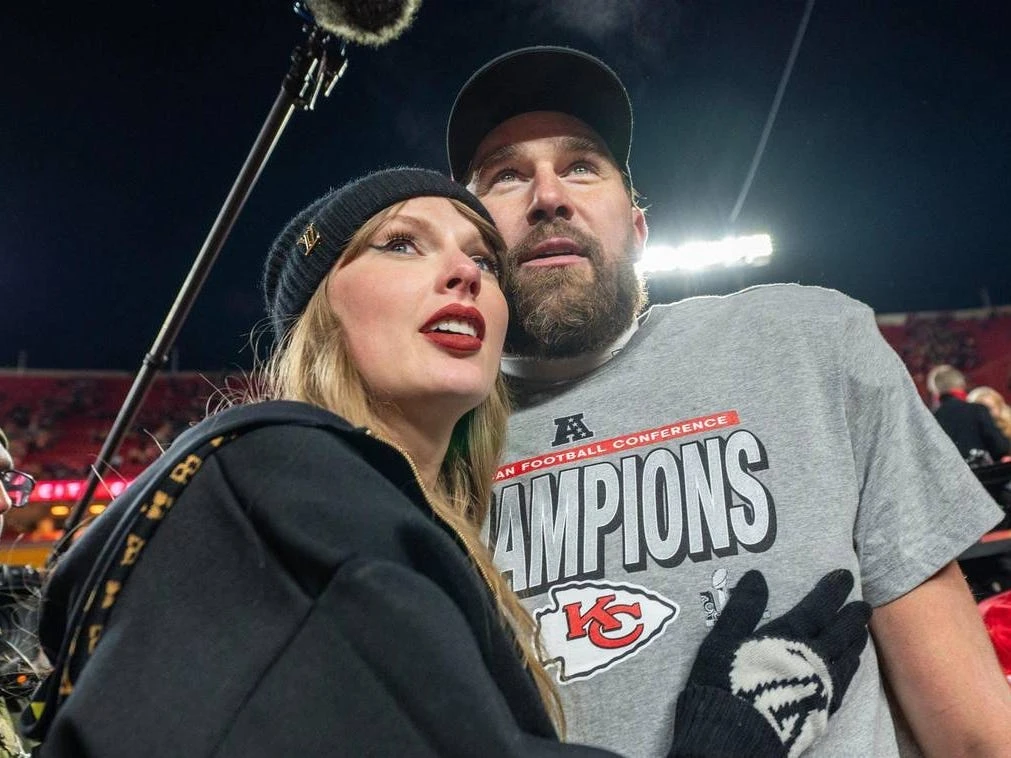 Travis Kelce just won himself lifetime bragging rights in the podcast circuit