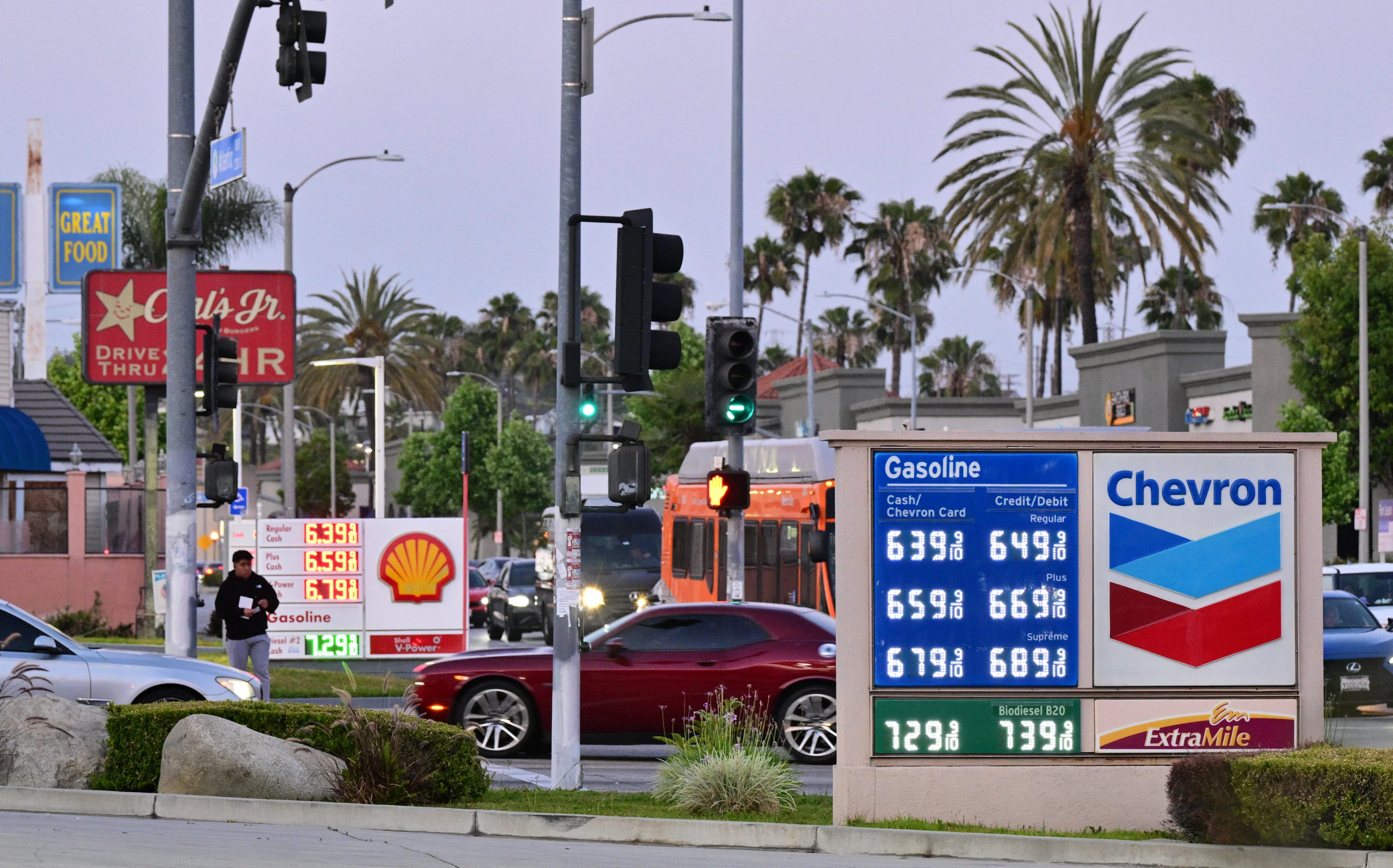 Here's how much the Iran war is costing US households, according to Moody's