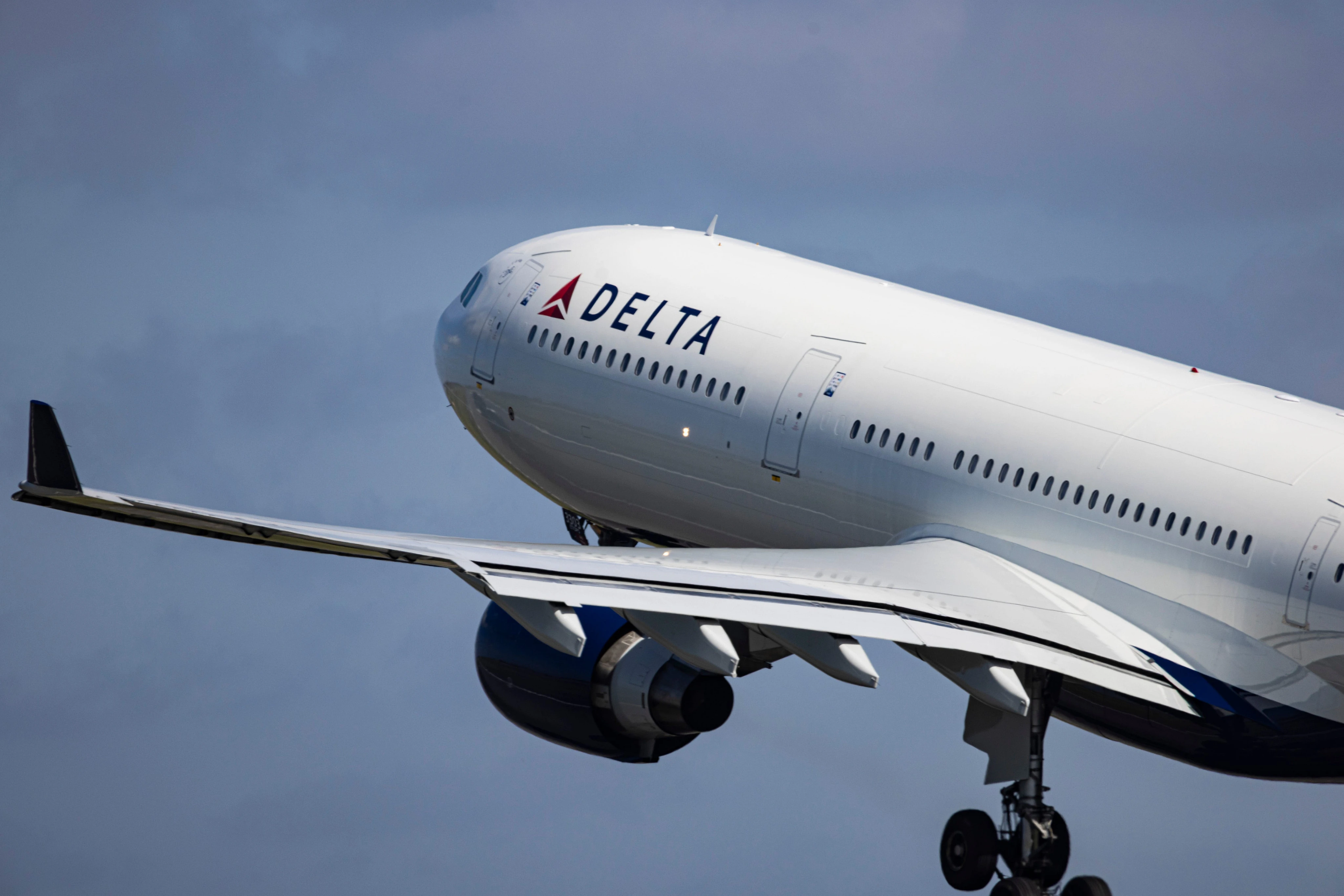 Delta passengers were delayed by 2 days after their flight diverted when an on-board oven caught fire