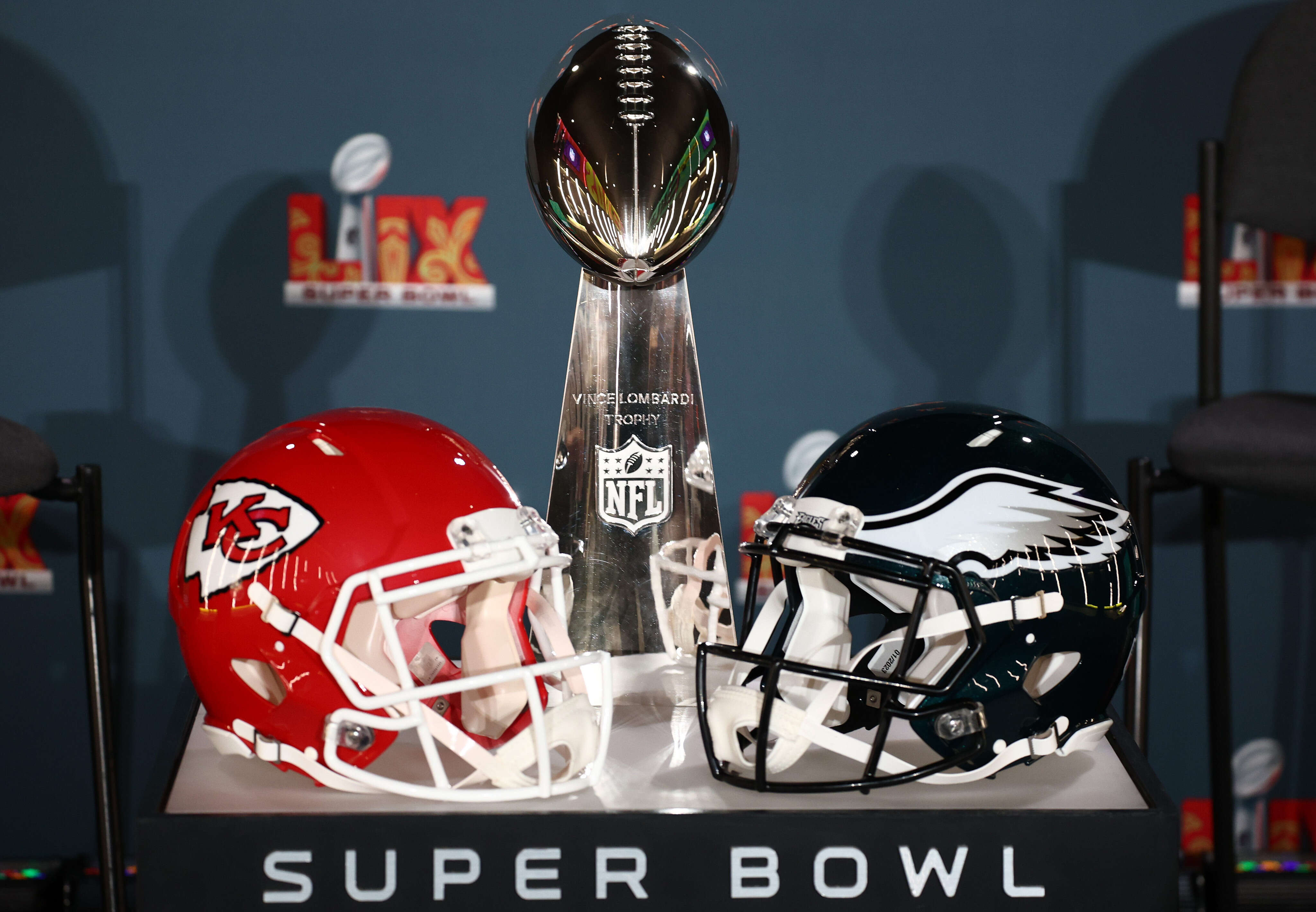 From jet parking to jostling for luxury hotels, billionaires can spend six figures at the Super Bowl