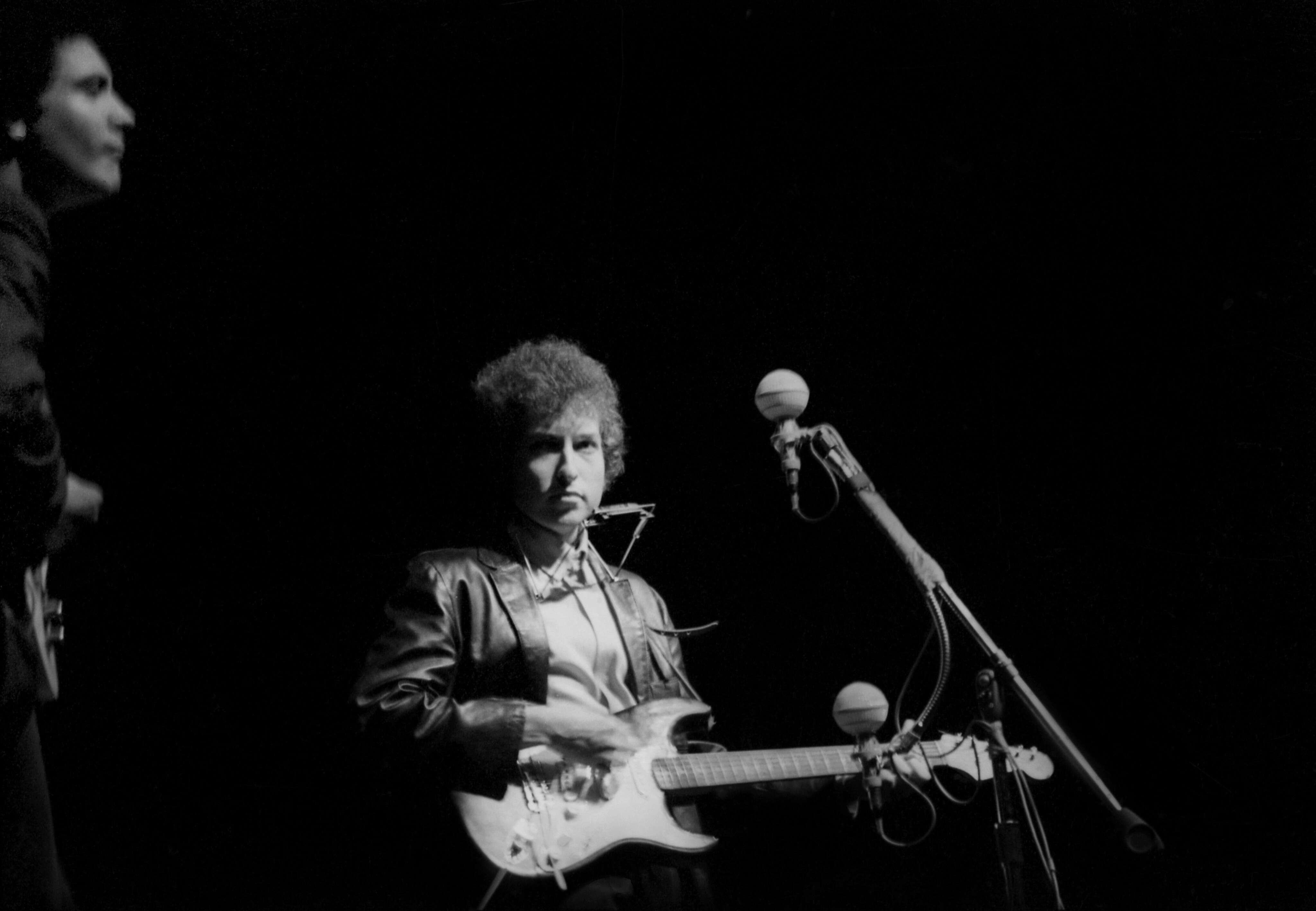 Why Bob Dylan's 1965 Newport Folk Festival performance sparked controversy from friends and fans: 'He betrayed the cause'