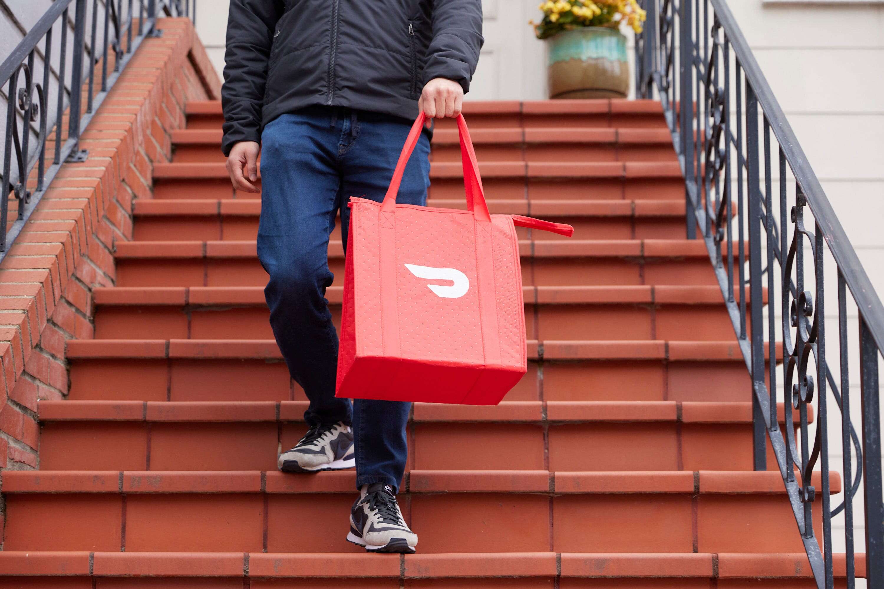 You can now pay for that DoorDash order on Klarna. Hmmm.