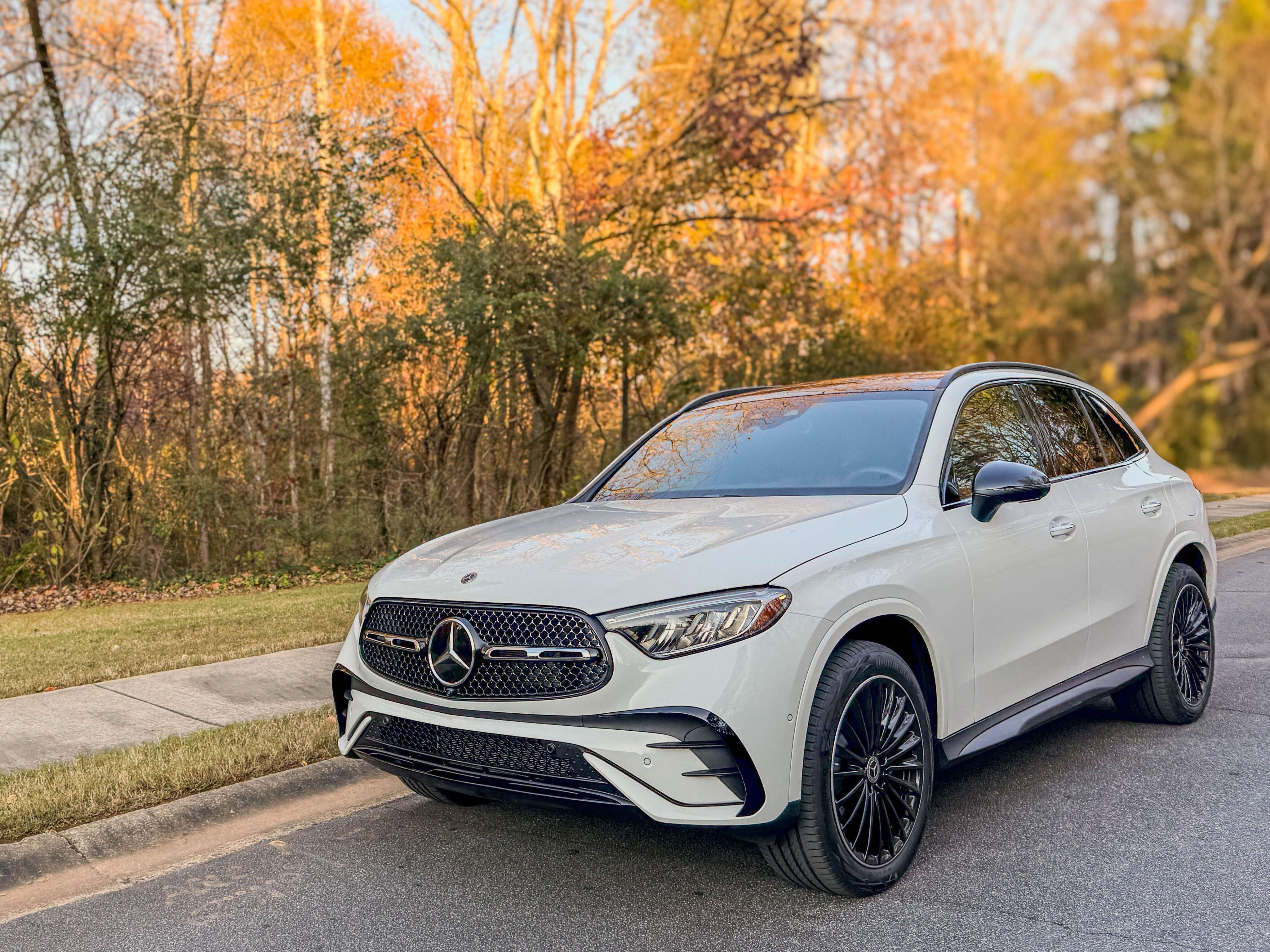 I drove a $72,000 Mercedes-Benz plug-in hybrid. These 12 features make it a perfect first EV — without the range anxiety.