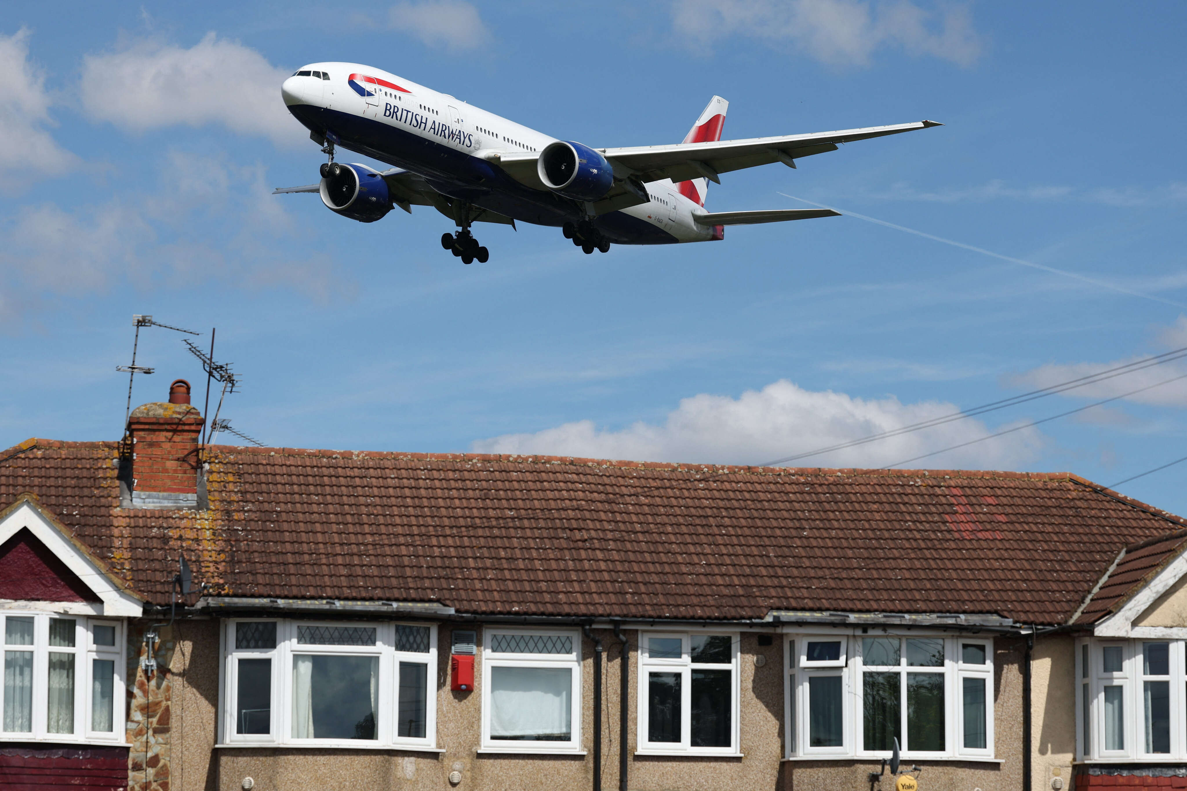 There were 71,000 noise complaints about Europe's busiest airport in 2023. Over 60,000 came from the same 10 people.