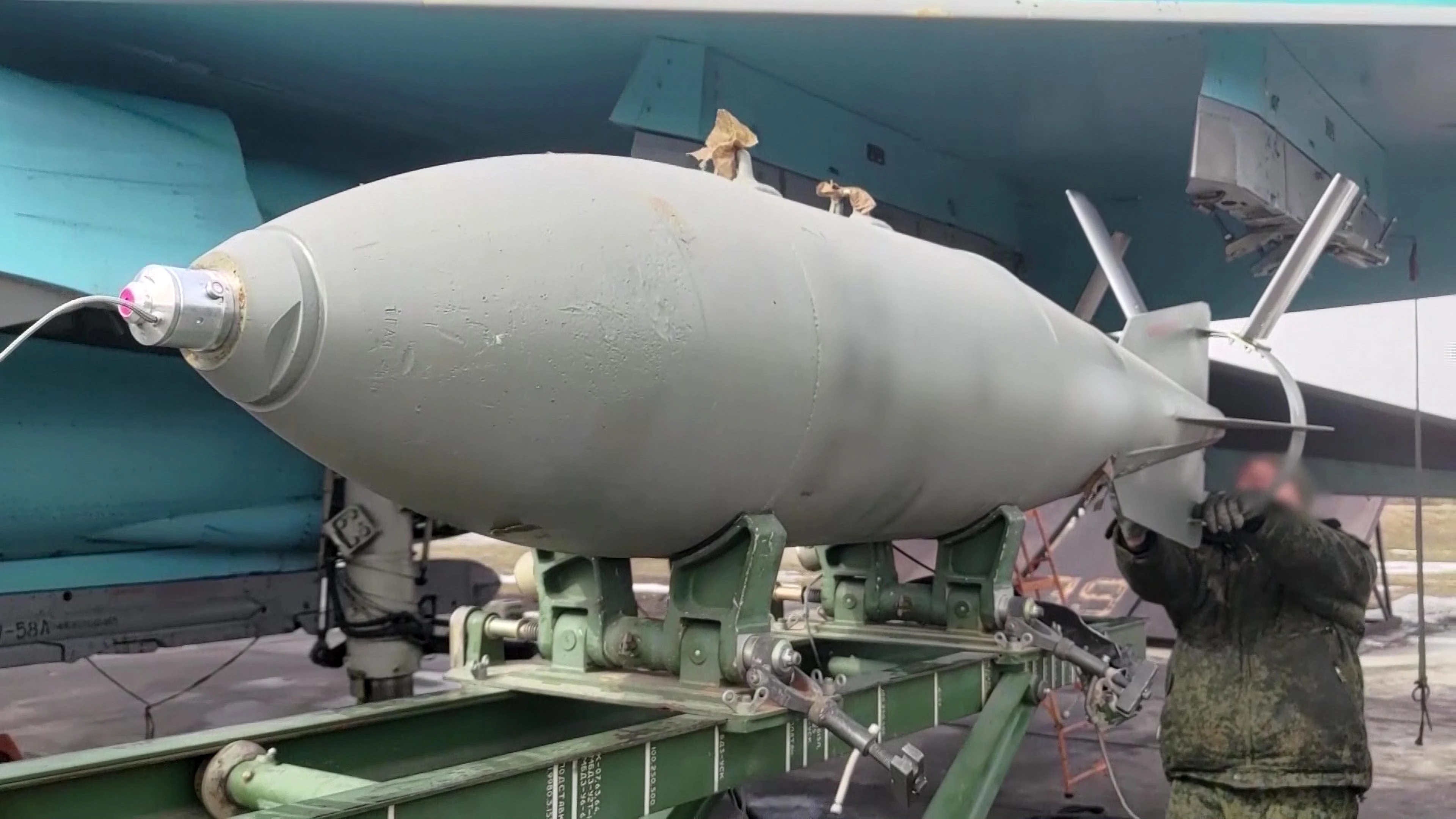 Russia repeatedly bombing itself with glide munitions shows crew fatigue, bad training: UK intel