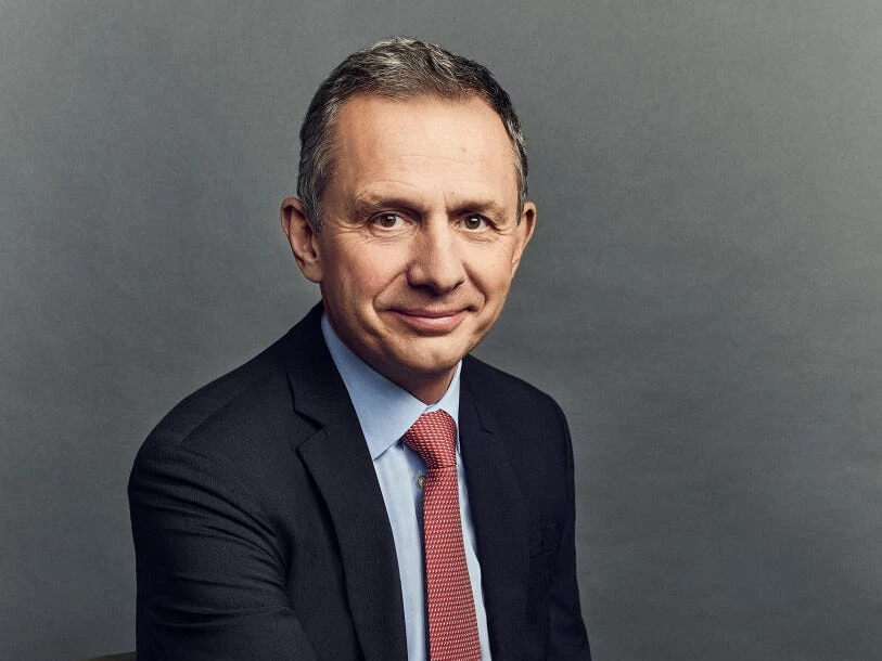 HP CEO Enrique Lores shares his daily routine — including reflection time and a quick swim at 5 a.m. 