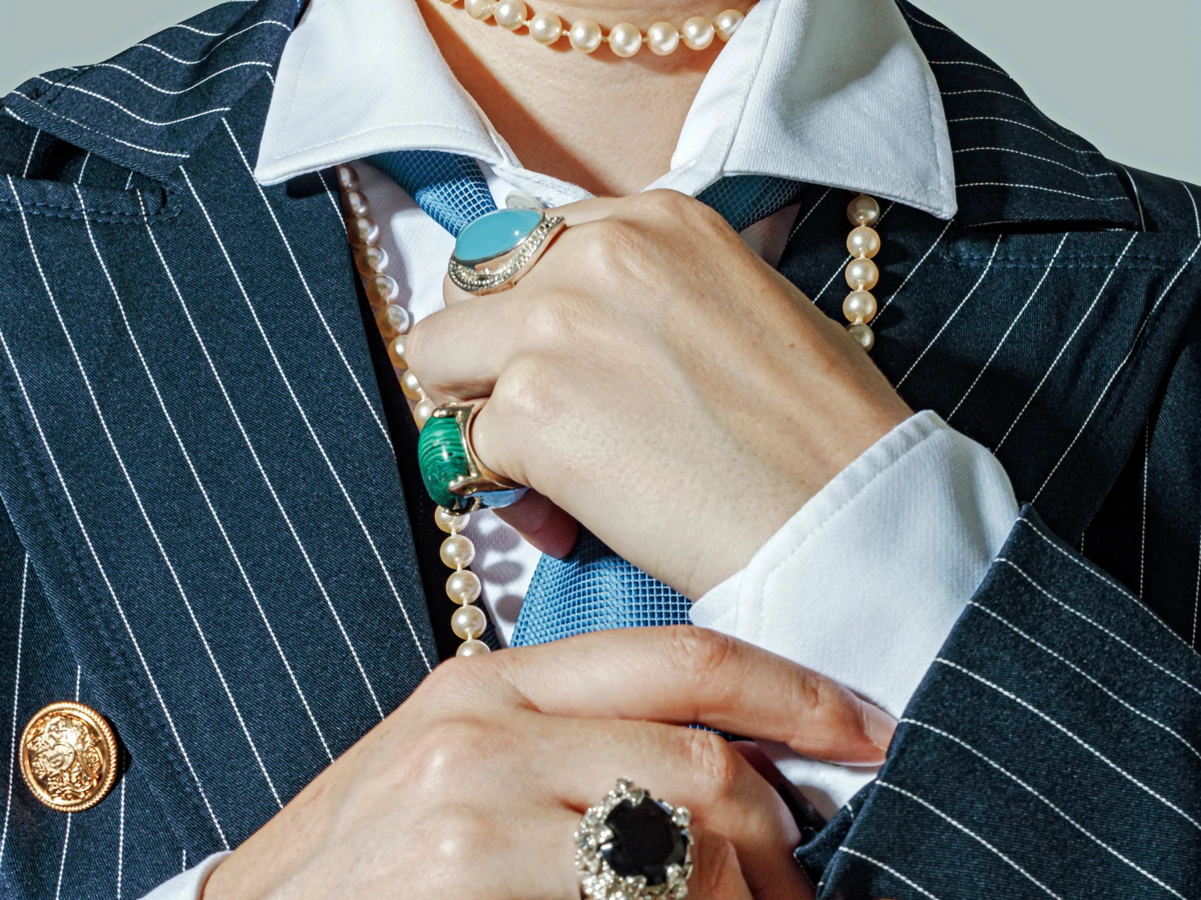 5 jewelry trends that are in this summer and 3 that are out, according to jewelers and stylists