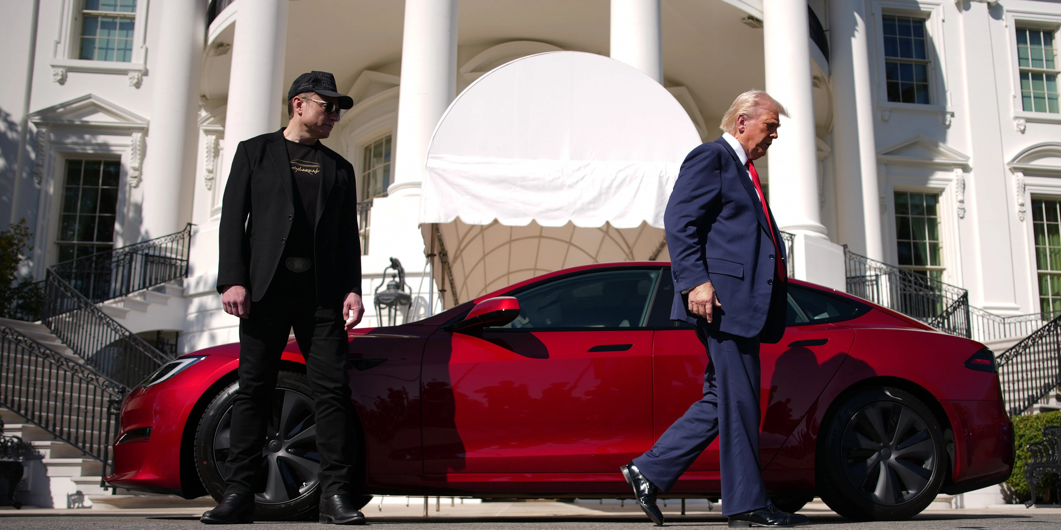 Elon Musk's feud with Trump likely won't blow up Tesla's robotaxi push, analysts say