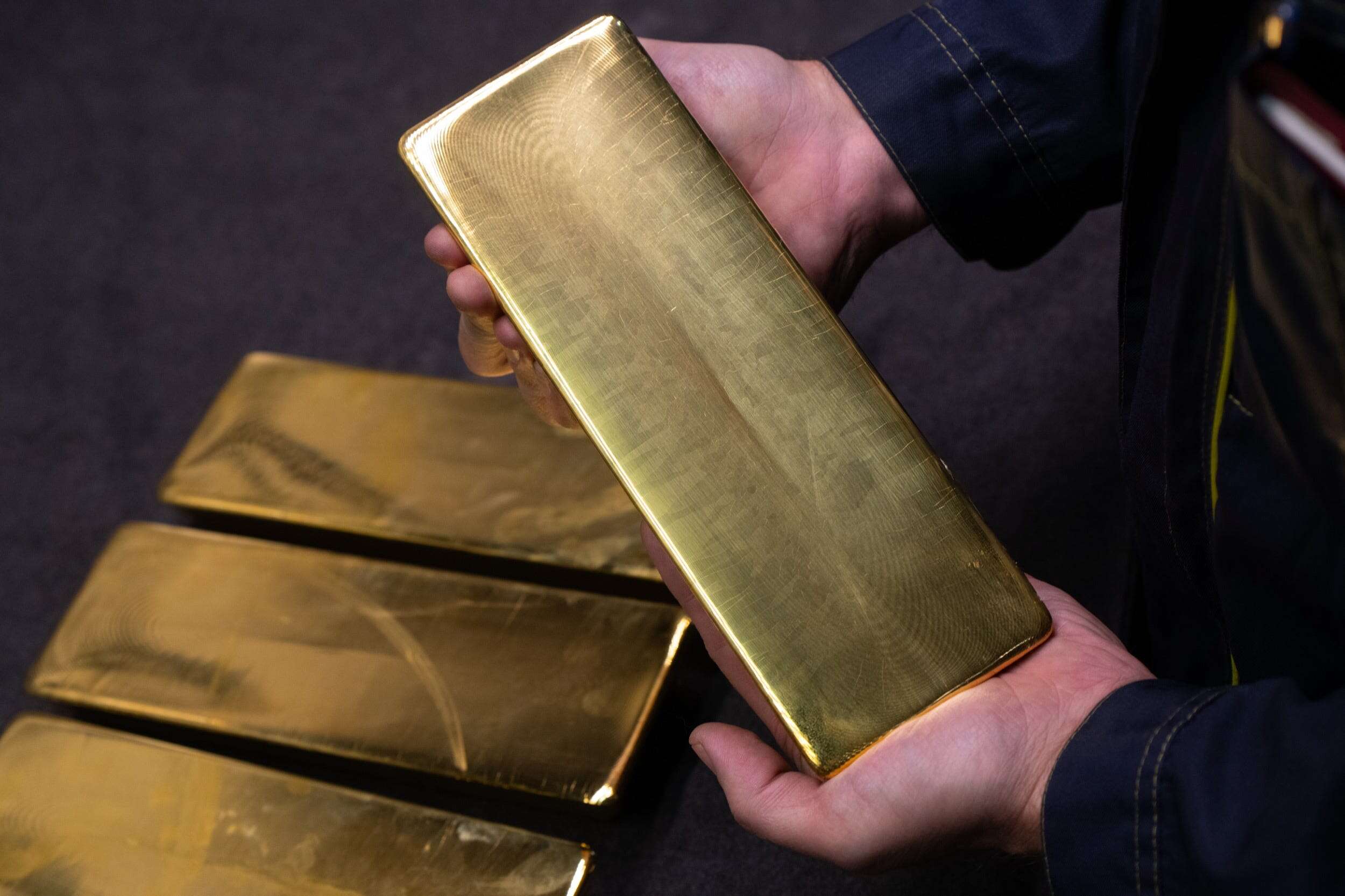 This is what gold's record price actually reveals, according to experts