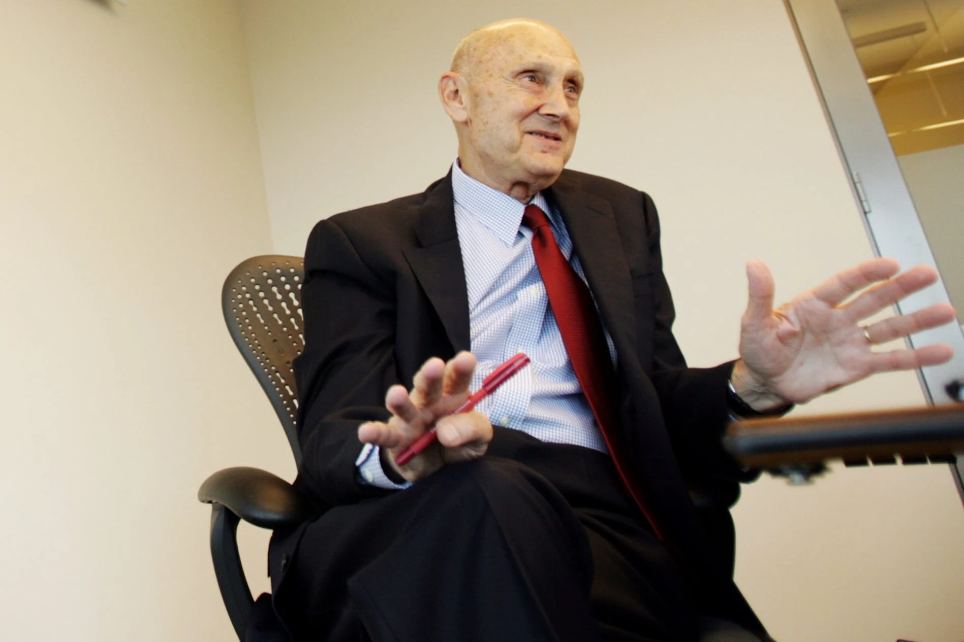 Finance legend Burt Malkiel is still working at 92. He tells BI why people should retire later.