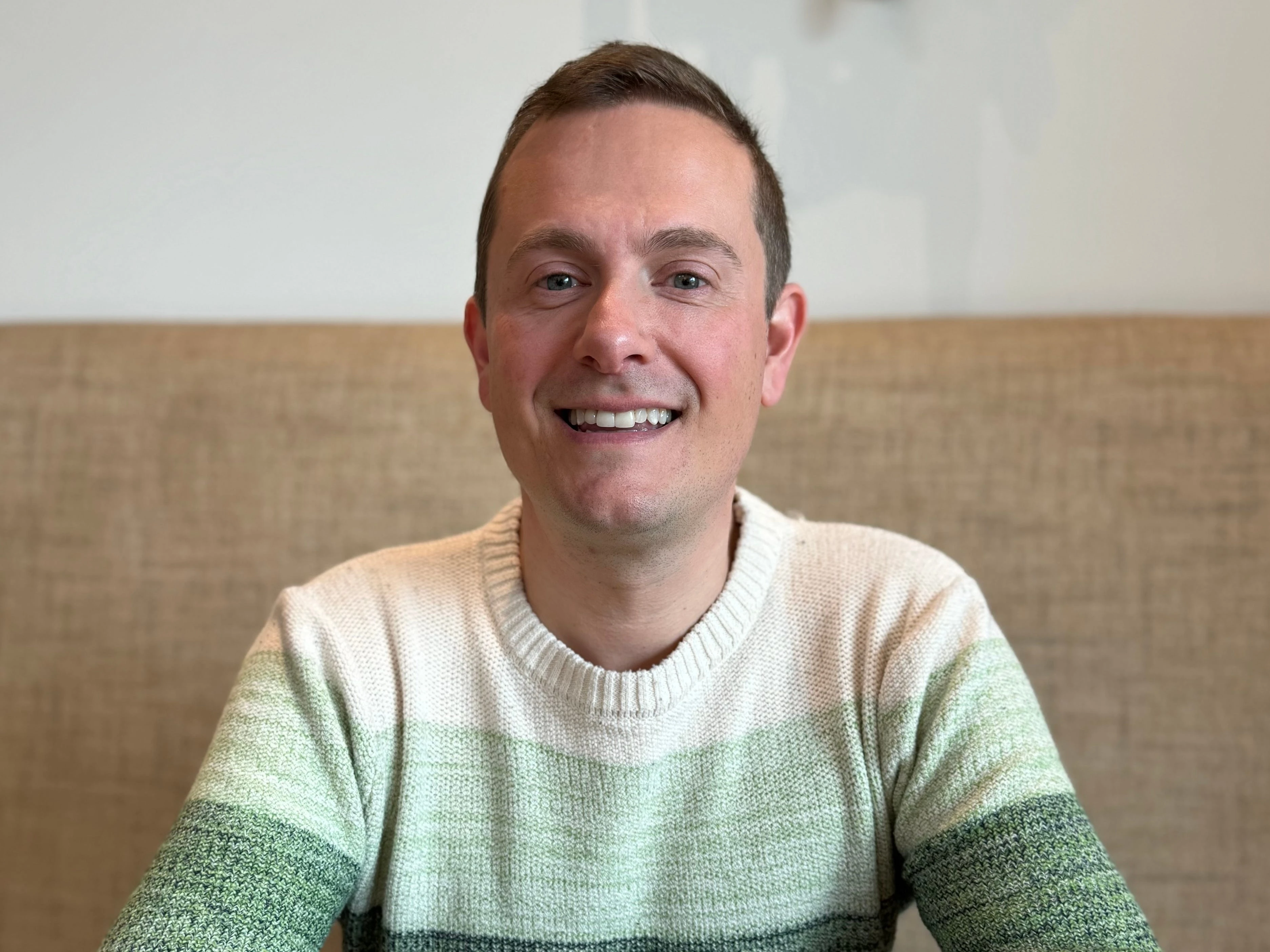 A former Big Tech hiring manager shares how to avoid the AI 'sameness epidemic' and stand out in your job application