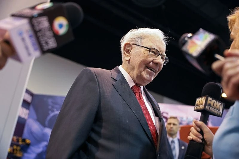 Read Warren Buffett's Thanksgiving shareholder letter — his last one as Berkshire Hathaway CEO