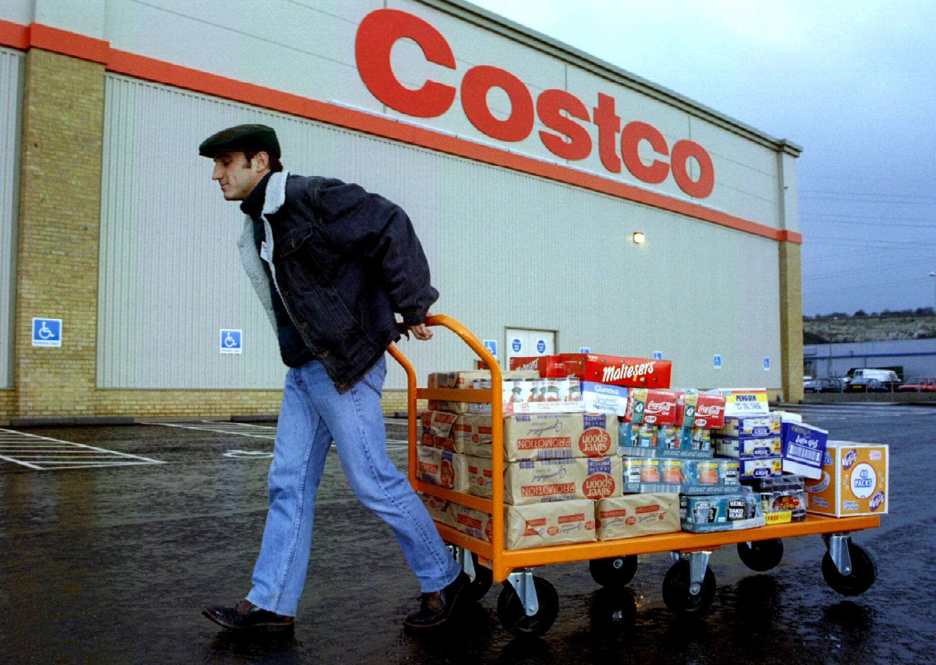 How Costco became the king of bulk buying starting out selling only to businesses out of an old airplane hangar