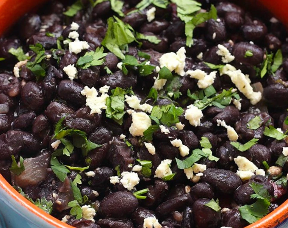 Just 1 cup of black beans curbs inflammation in your body. Here are 4 science-backed recipes to boost your health.
