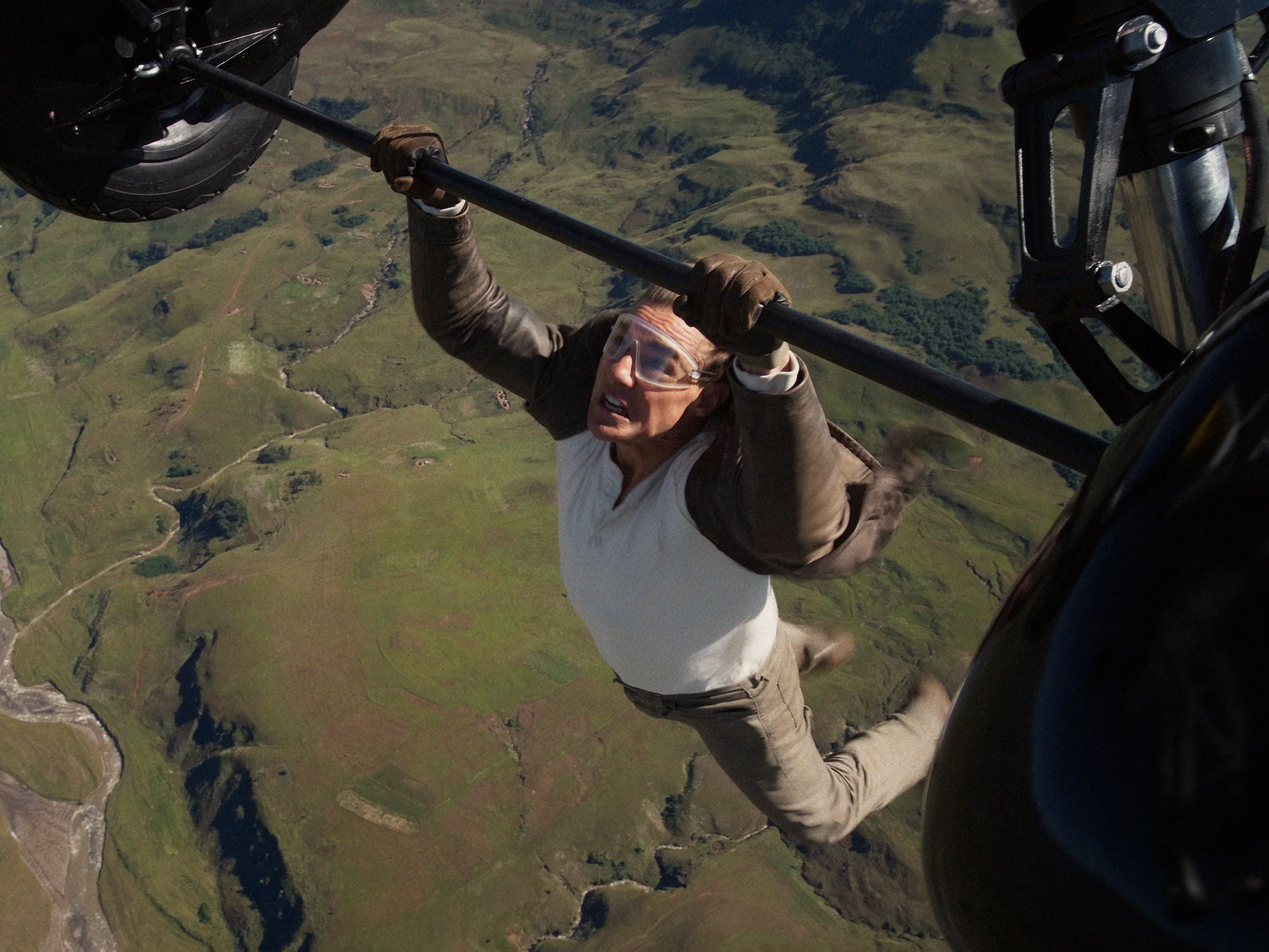 Tom Cruise has a smart career strategy that's helped him stay relevant after 40 years in Hollywood 