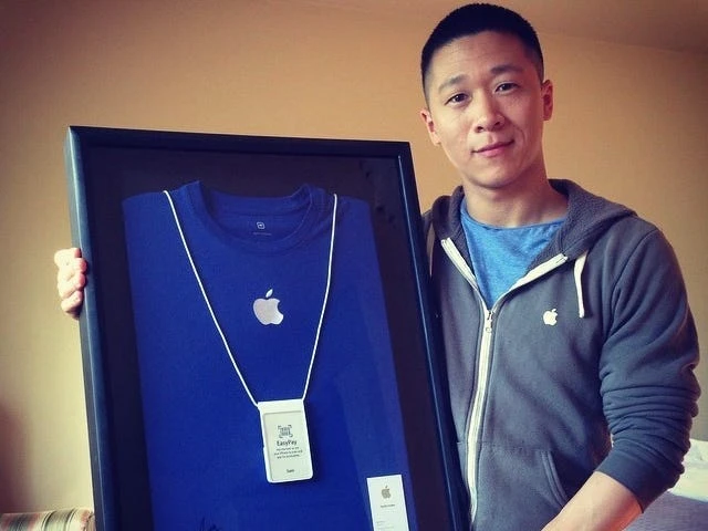 I was an Apple employee named Sam Sung. After I went viral, I took a new name, but I wish I'd enjoyed the moment more.