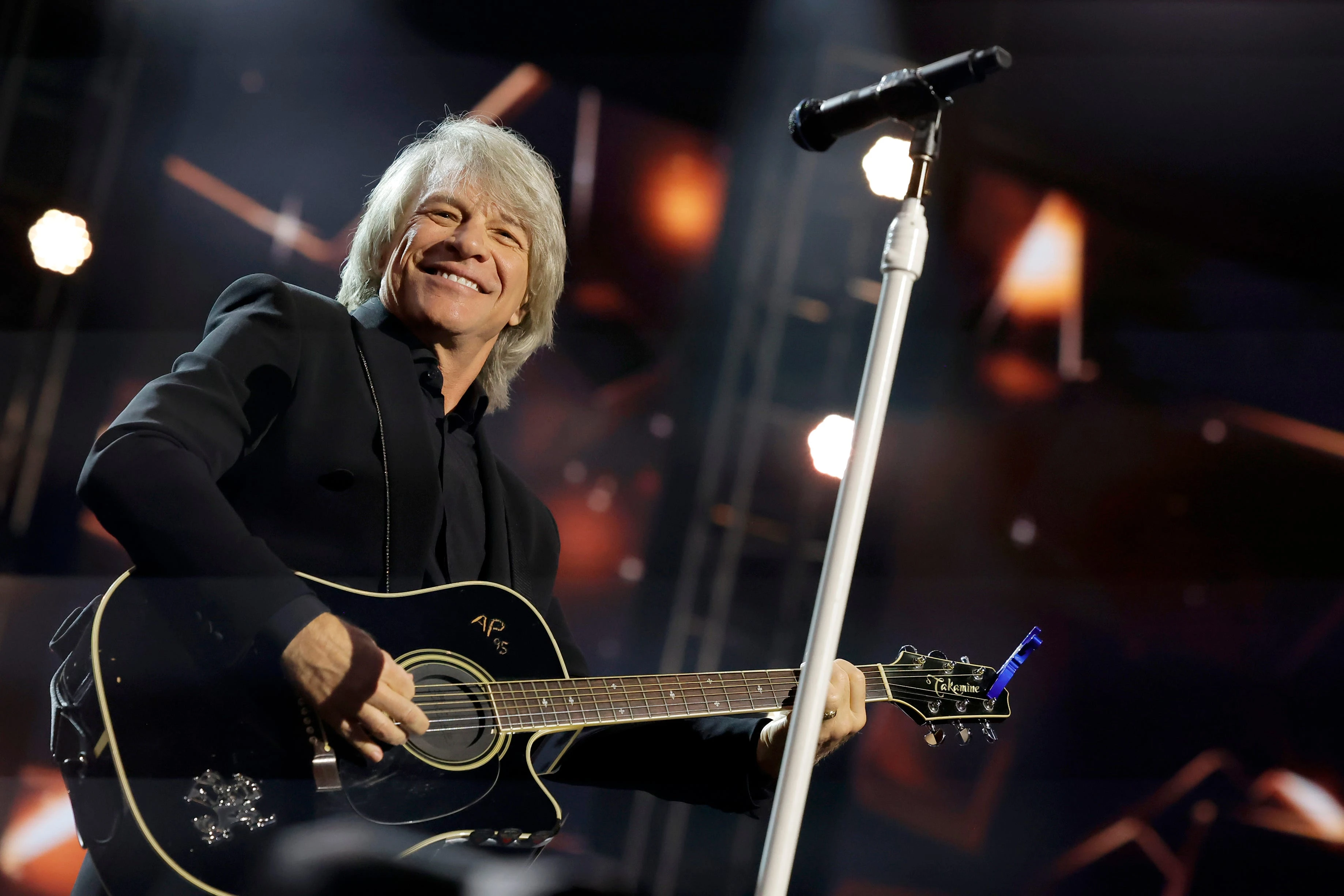 Jon Bon Jovi says he was ready to quit performing if his voice didn't recover after surgery: 'I have other things in my life'