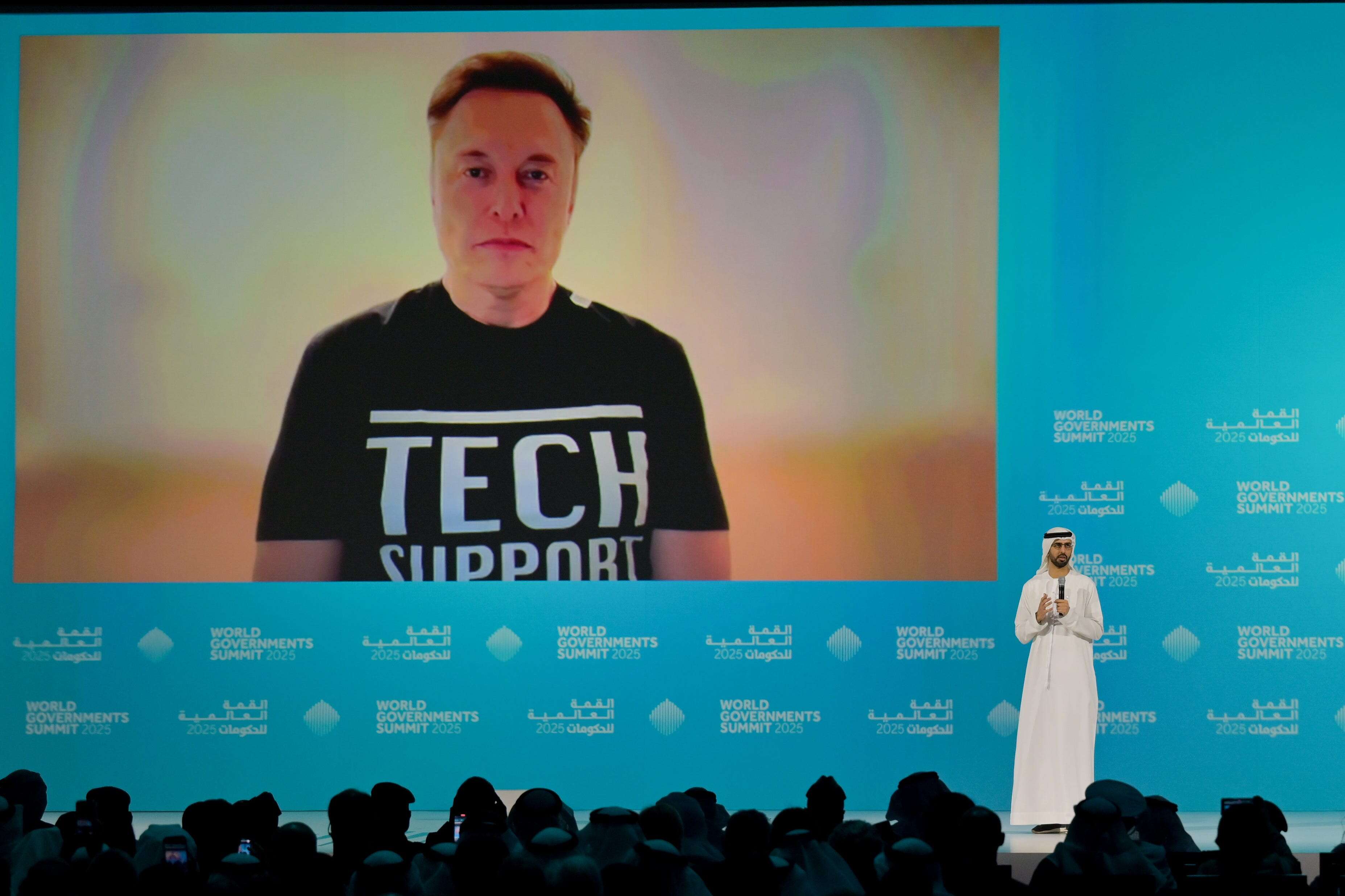 Elon Musk showed up to his Dubai address in a 'tech support' T-shirt