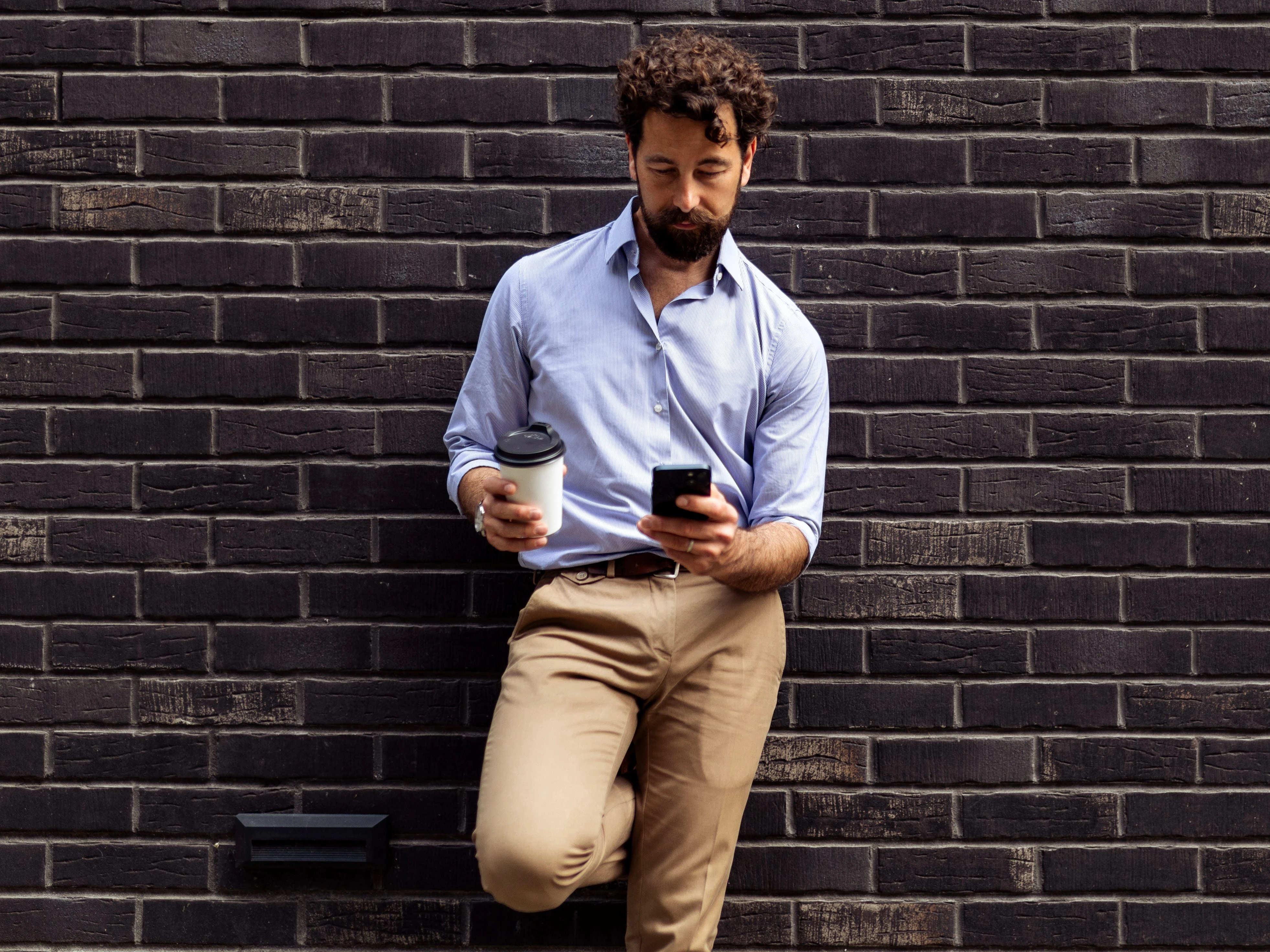 I text people too much and too quickly. It affects my romantic life and my friendships, so here's how I'm changing.