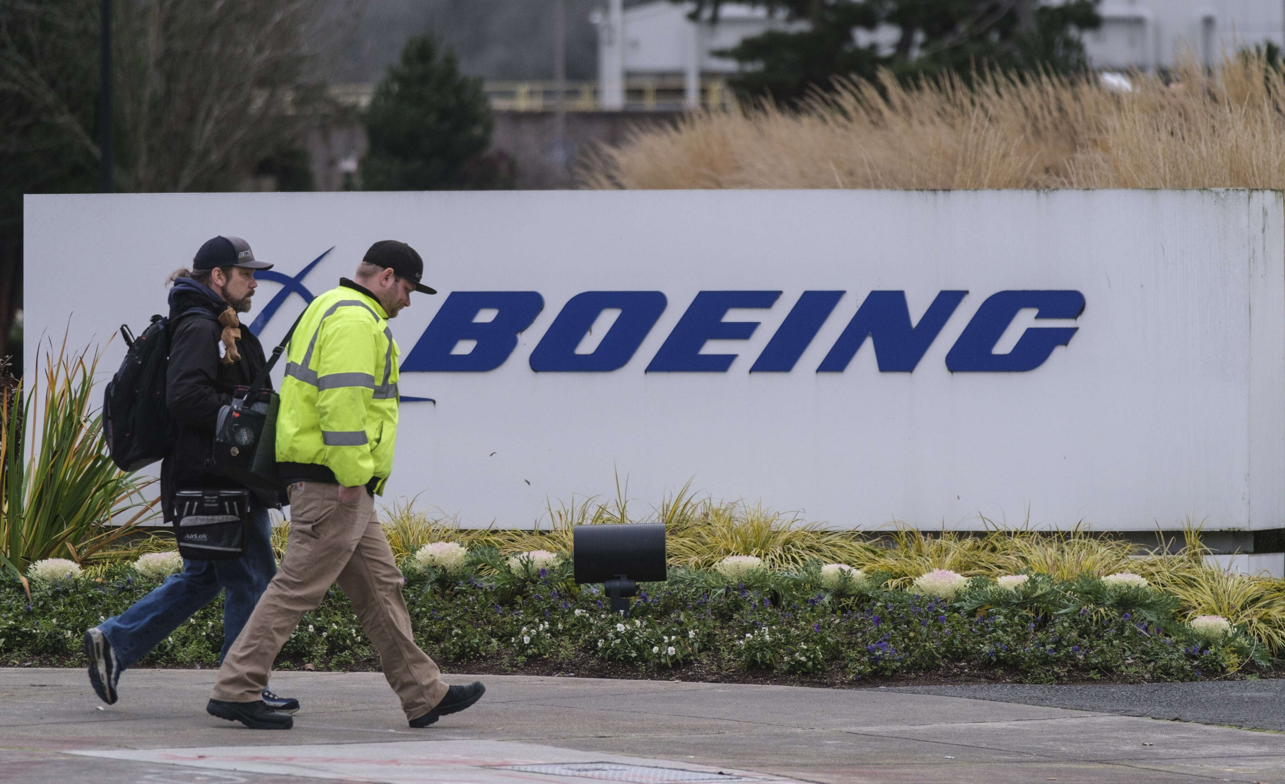 Why some Boeing employees aren't happy with a proposed 25% pay increase over 4 years 