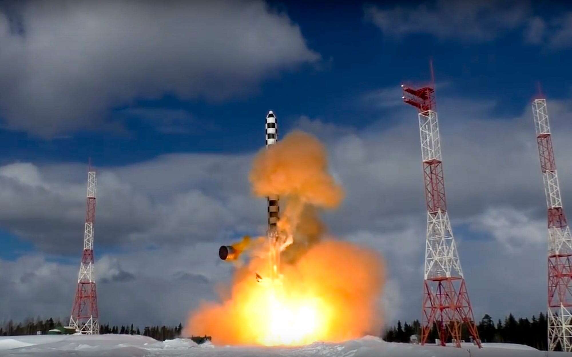 Russia's new ICBM with lots of warheads keeps running into problems, leaving it stuck with older, inferior missiles