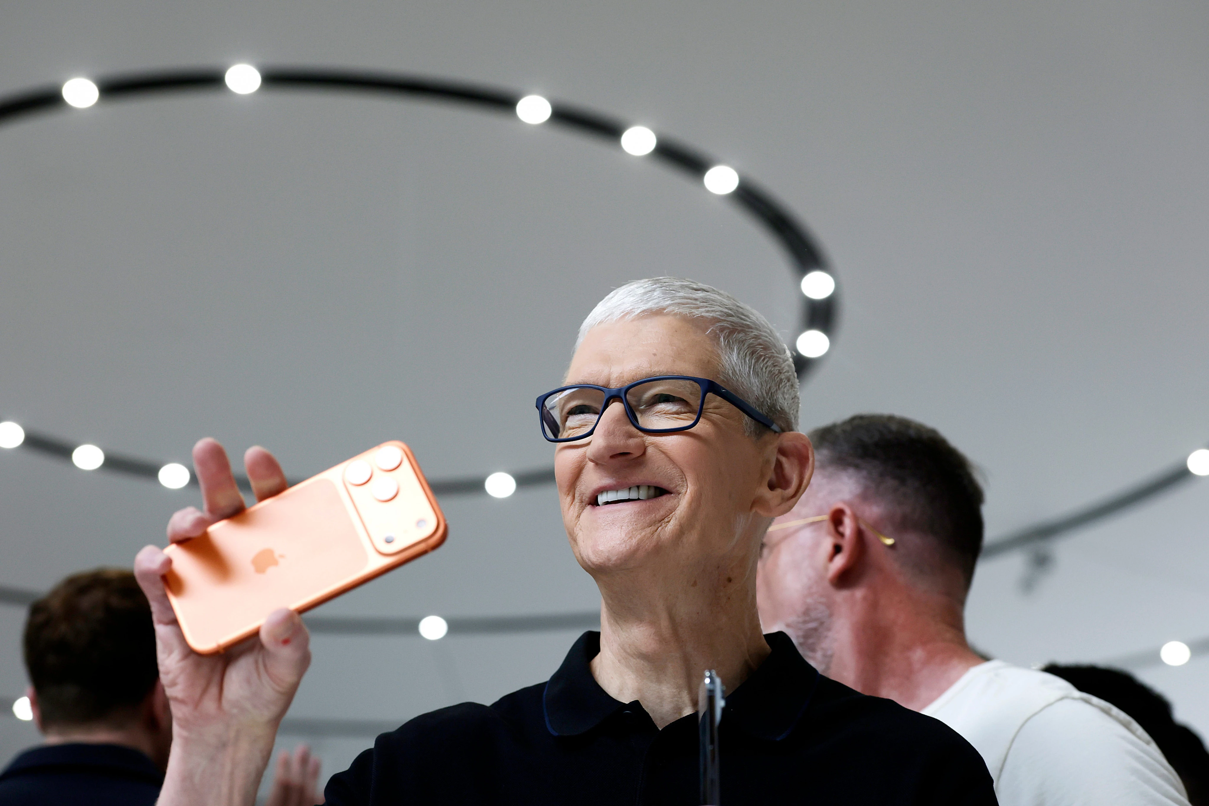 You can thank Tim Cook for the large iPhones